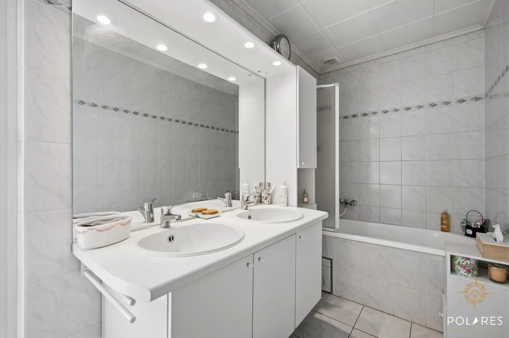 Instapklare halfopen bebouwing met veel privacy op een rustige locatie! foto 23