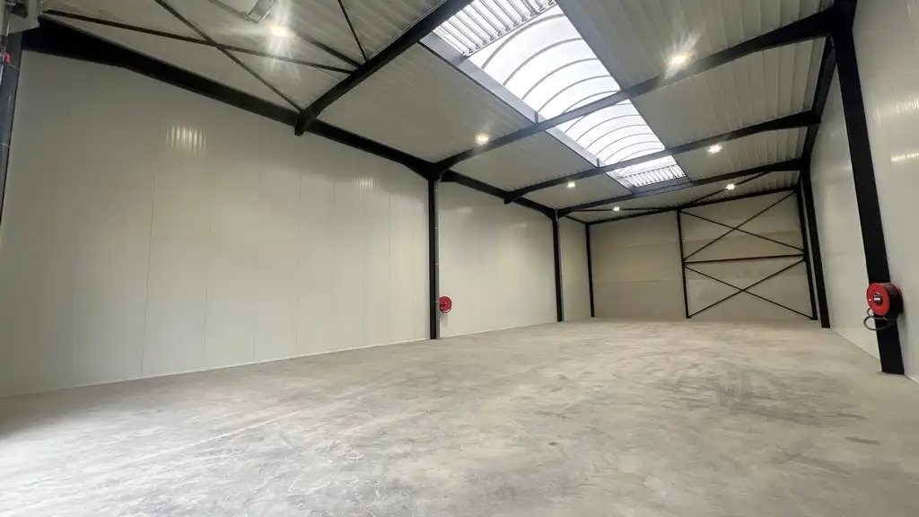 Nieuwbouw loods te huur in Buggenhout foto 3