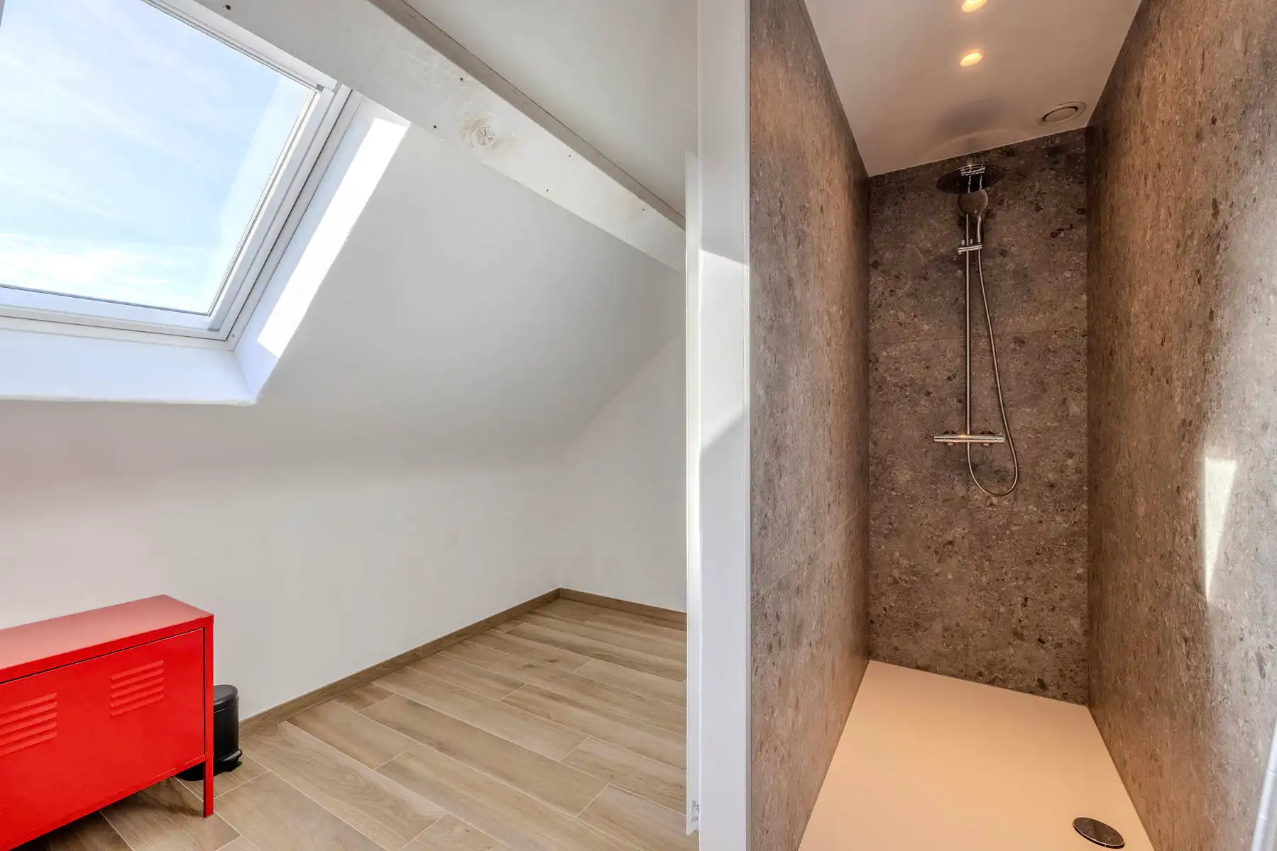 Gerenoveerde hoeve met 3slpk, 2bdk en tal van mogelijkheden foto 29