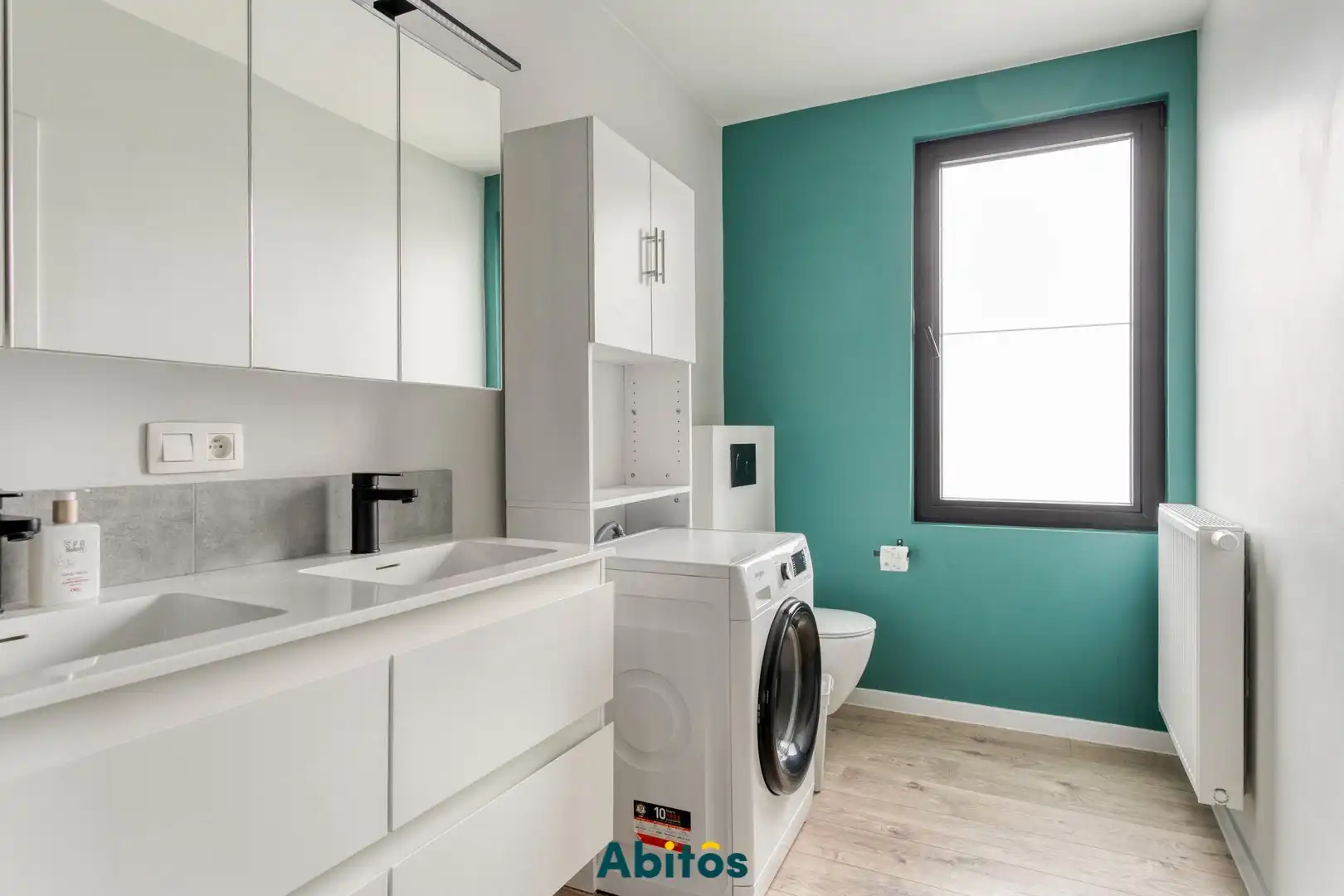 Instapklare woning met tuin op toplocatie in Mariakerke foto 10