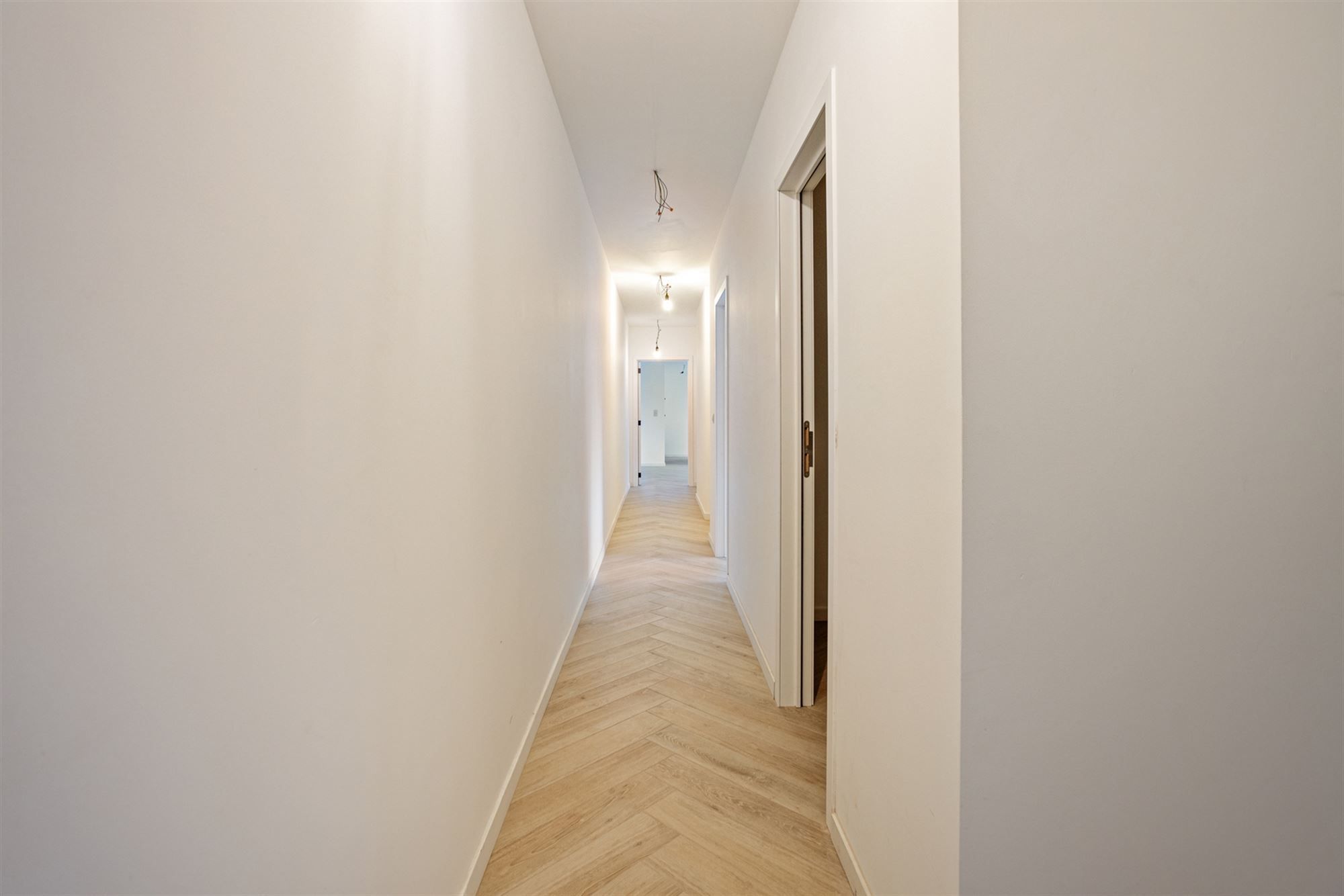 Instapklaar gelijkvloers appartement met 2 slaapkamers. foto 9