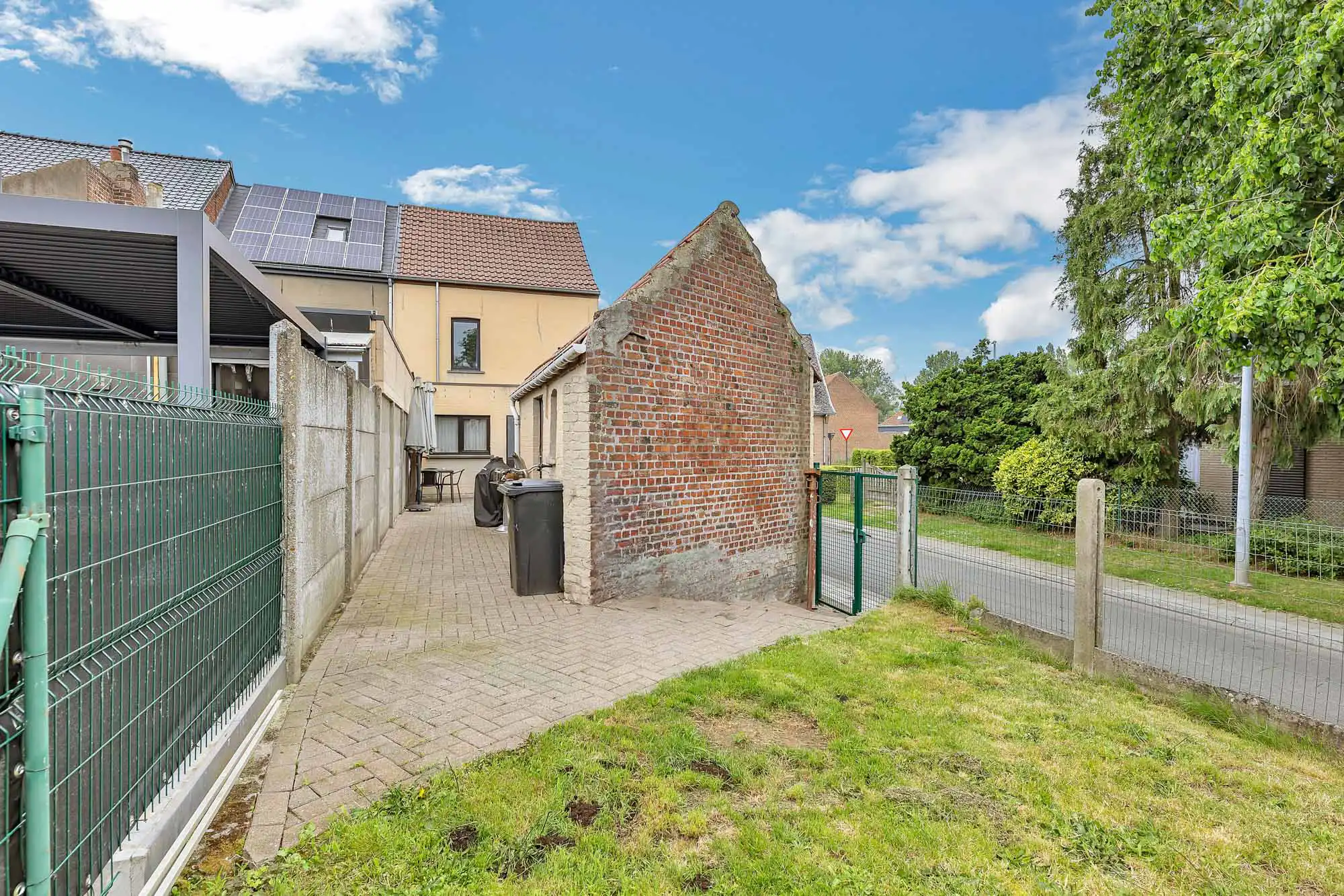 Instapklare hoekwoning met garage foto 18