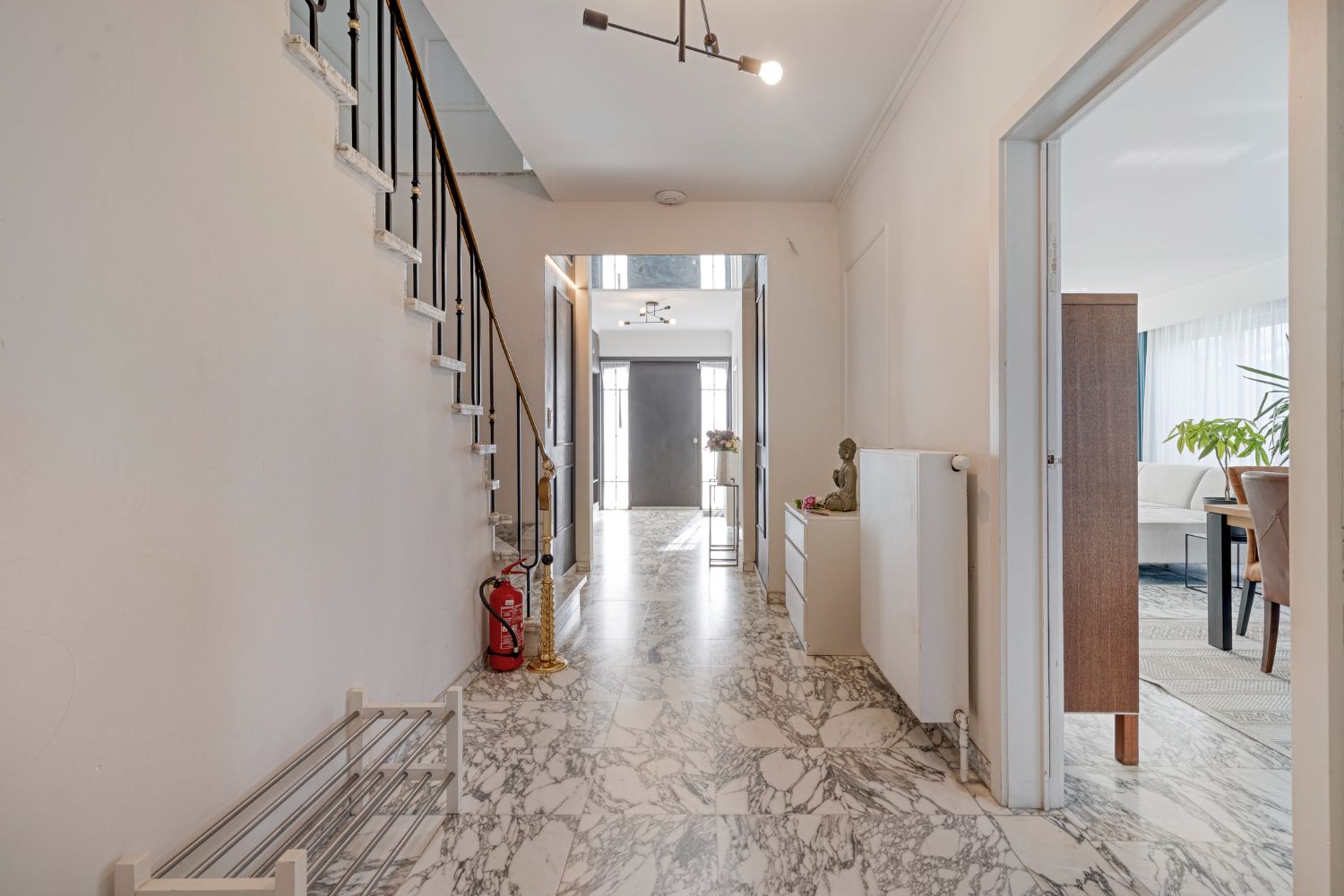 Karaktervolle gerenoveerde statige villa nabij Spuikom te koop foto 14