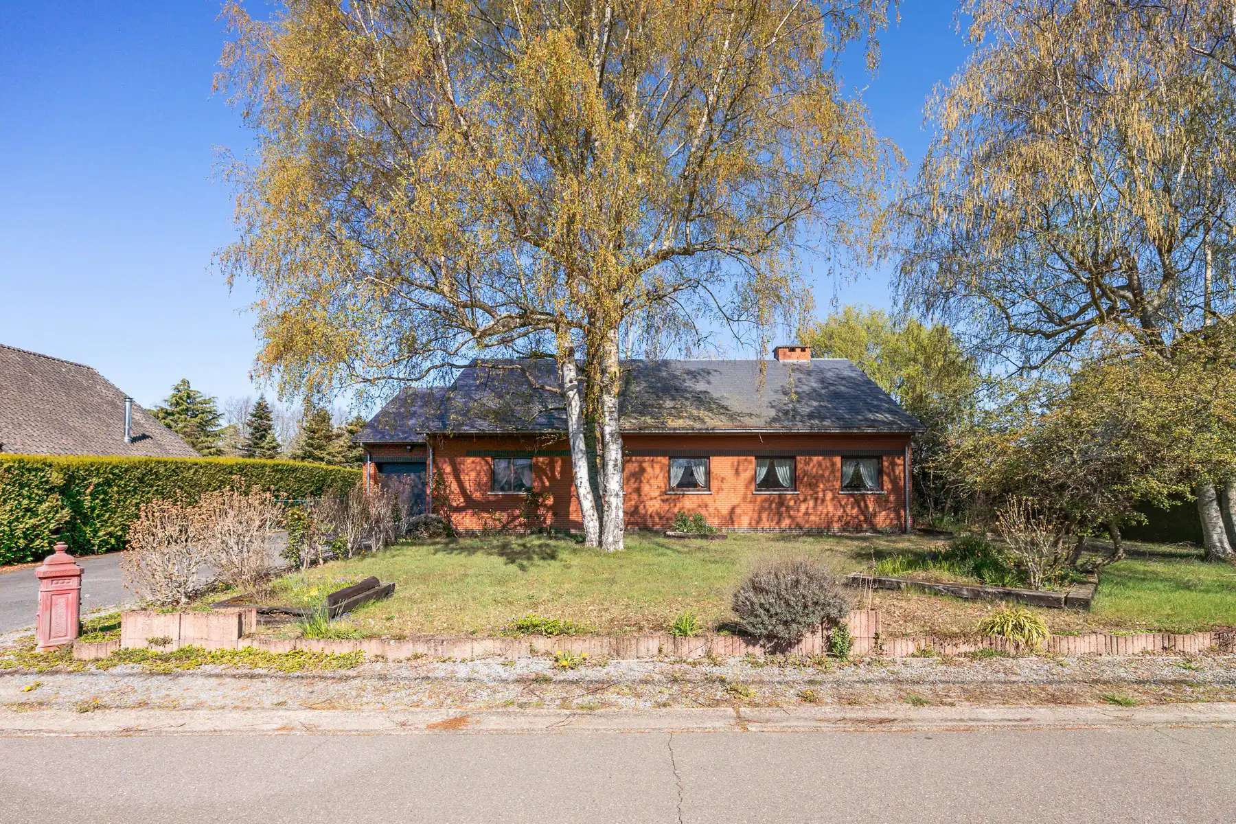 Hoofdfoto van de publicatie: Prachtige woning in rustige wijk nabij groen gebied