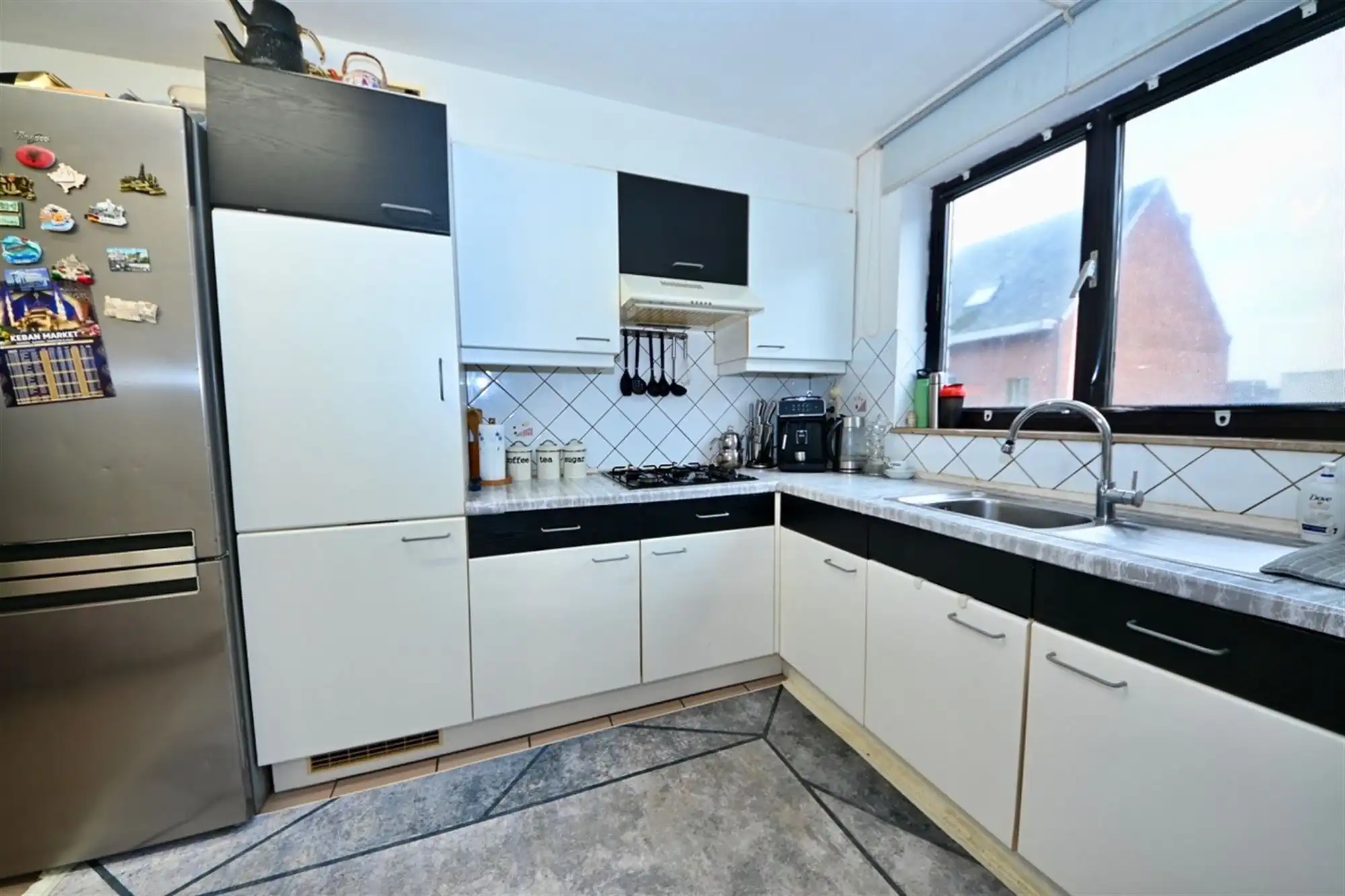 Instapklaar appartement met 3 slaapkamers en garage. foto 6