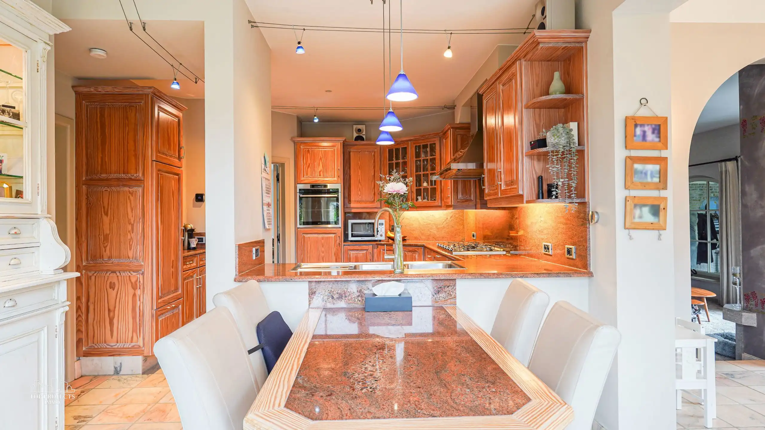 Statige villa met een tijdloos karakter en majestueuze uitstraling foto 9