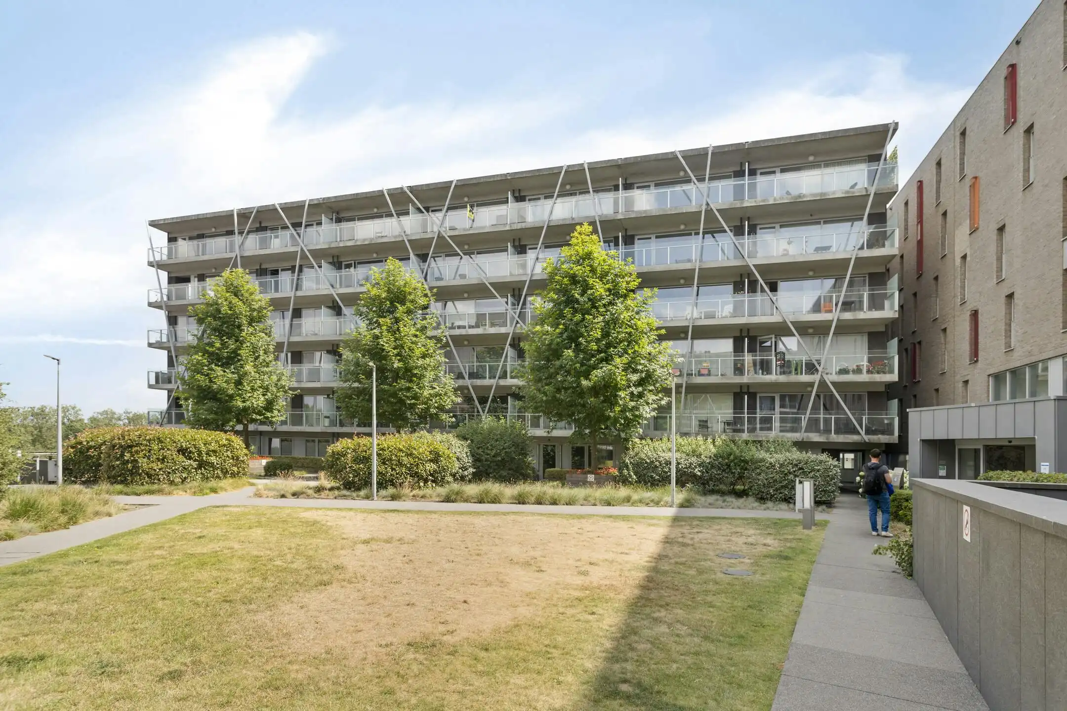 Instapklaar appartement met EPC A aan het station in Brugge foto 9