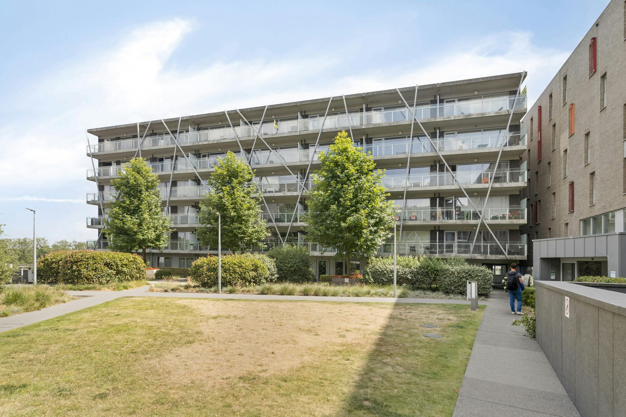 Instapklaar appartement met EPC A aan het station in Brugge foto 9