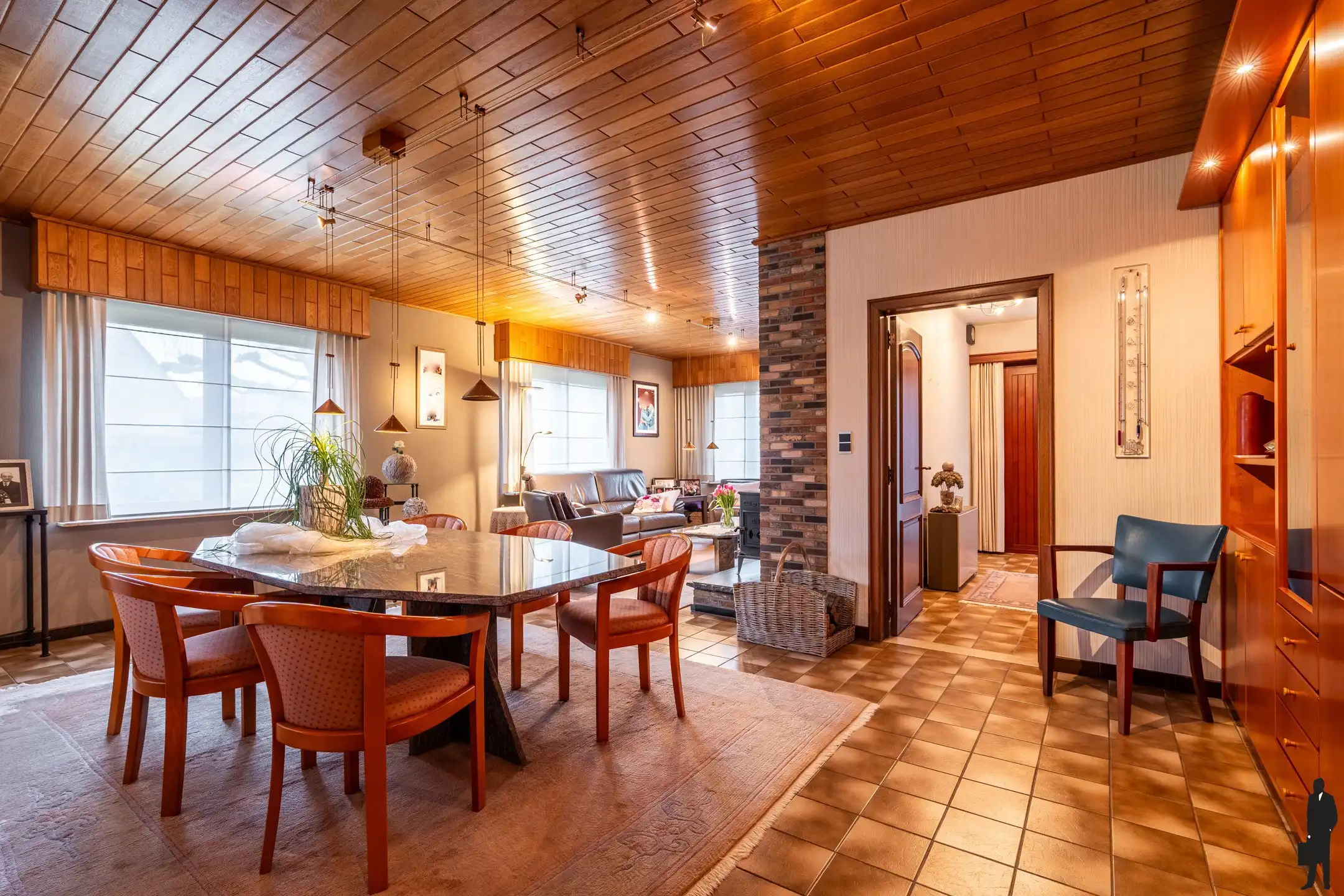 Uniek gelegen woning met 3 slpk. op zuidperceel van 2.609m² foto 4