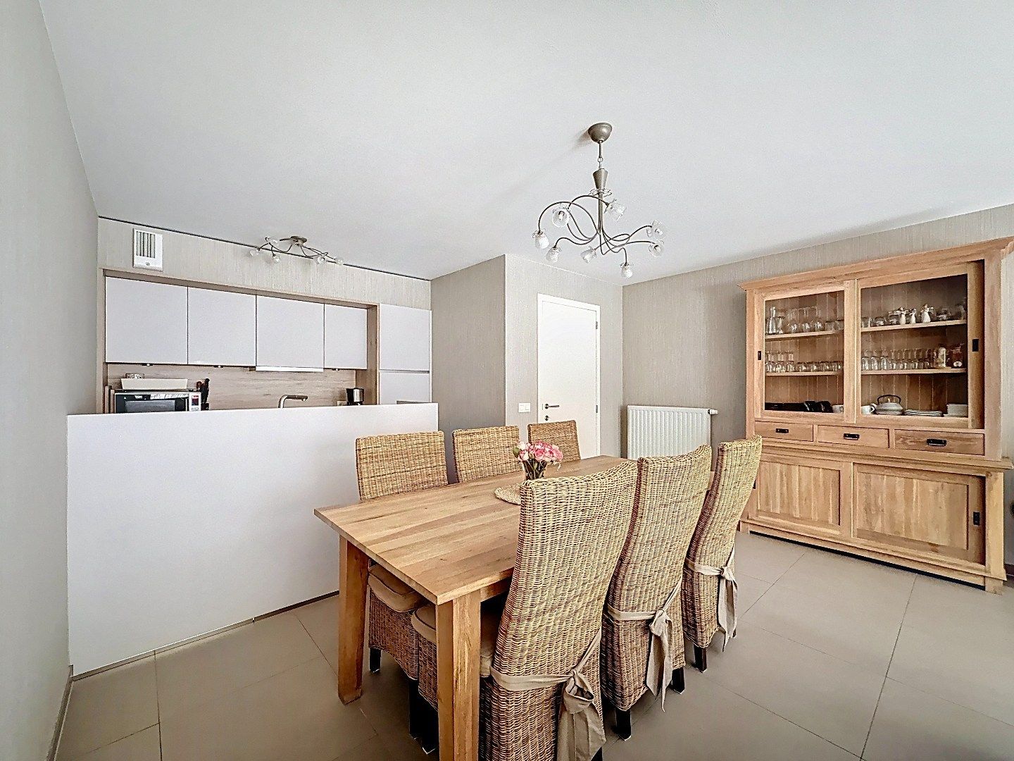 Recent gelijkvloers appartement met royaal terras!  foto 4