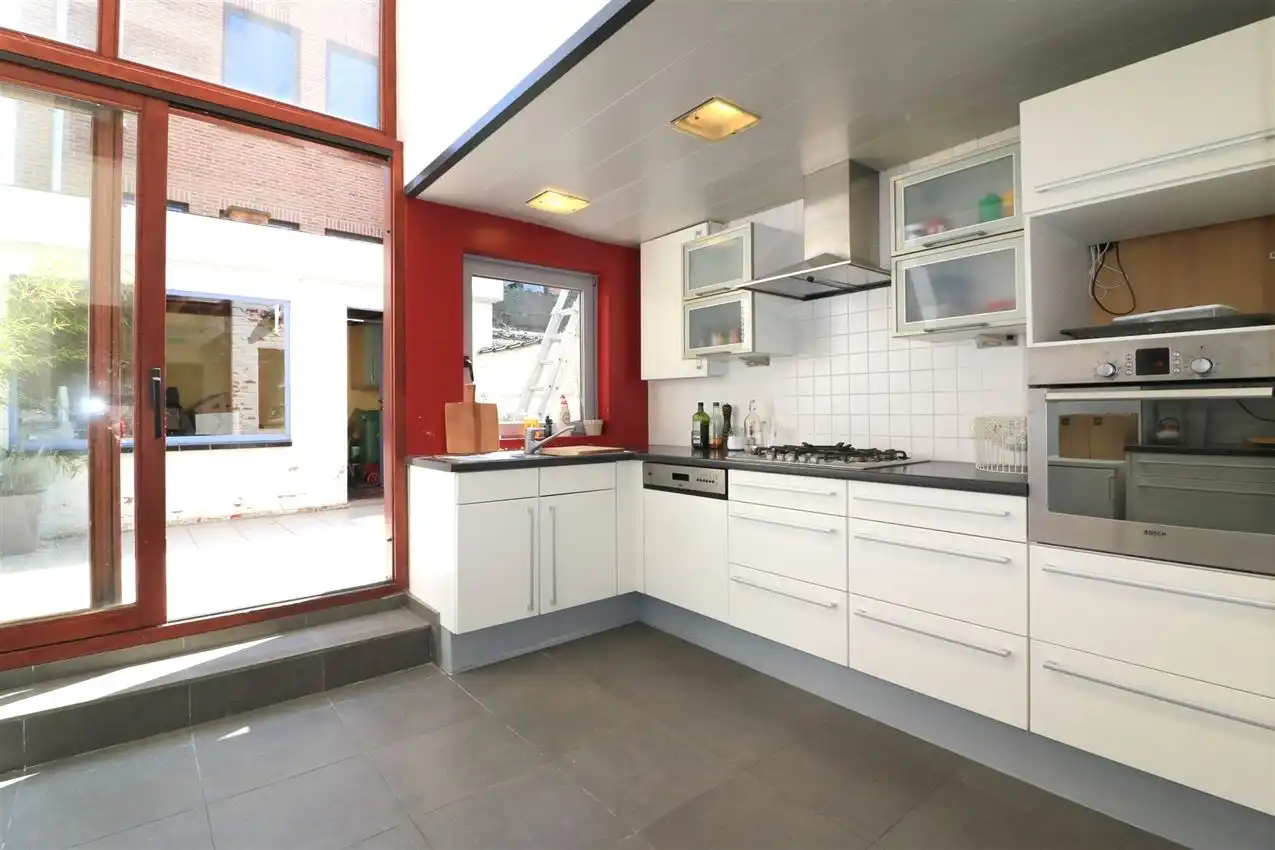 Stadswoning met 3 slpk., toffe keuken en binnenplaats   foto 6