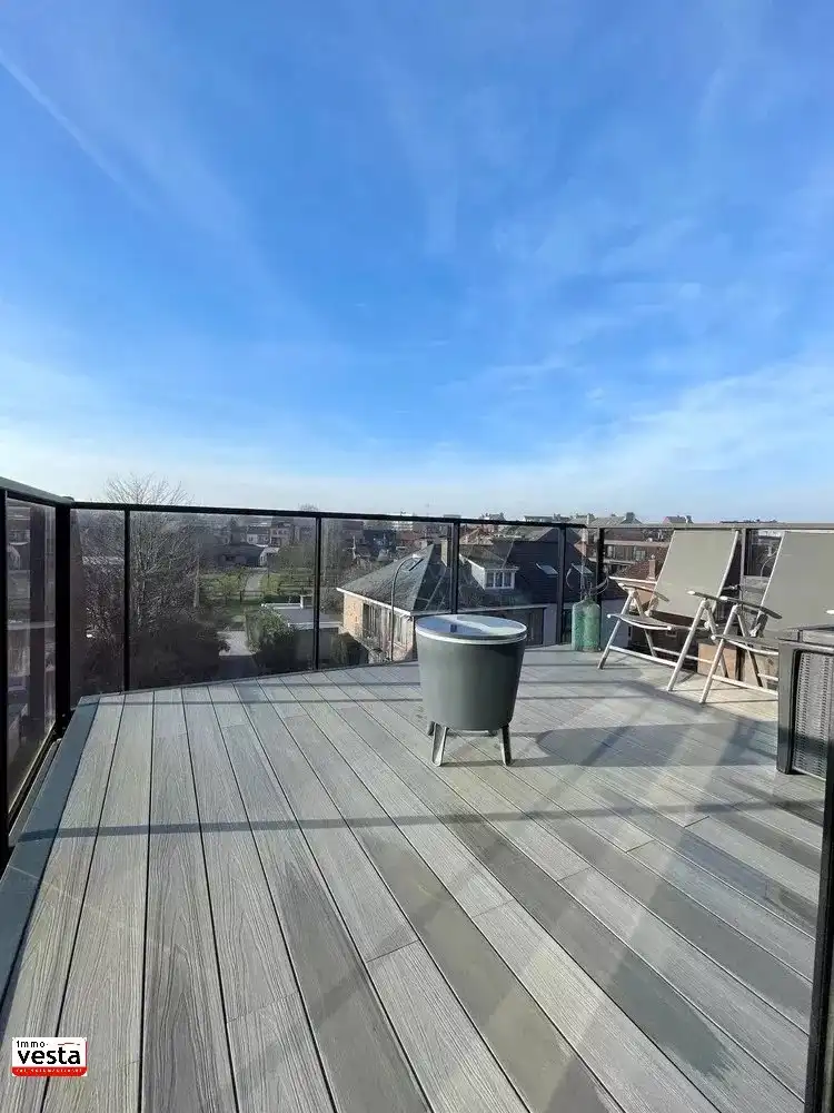 Lichtrijke dakstudio in centrum Sint-Truiden foto 9