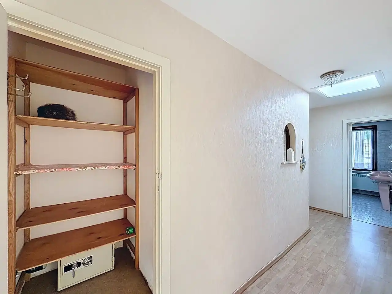 Bel-étage woning met drie slaapkamers en twee garages in het centrum van Heist-Aan-Zee foto 25