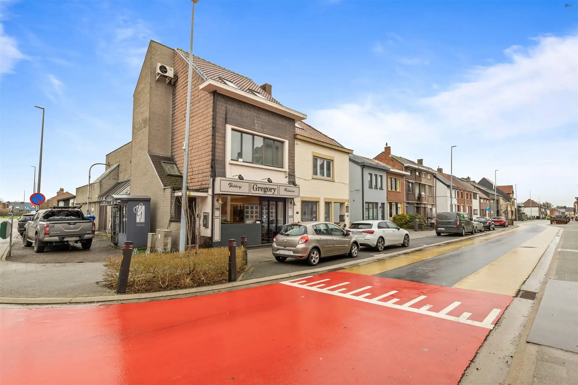 Centrum gelegen bakkerij/handelspand met appartement foto {{pictureIndex}}