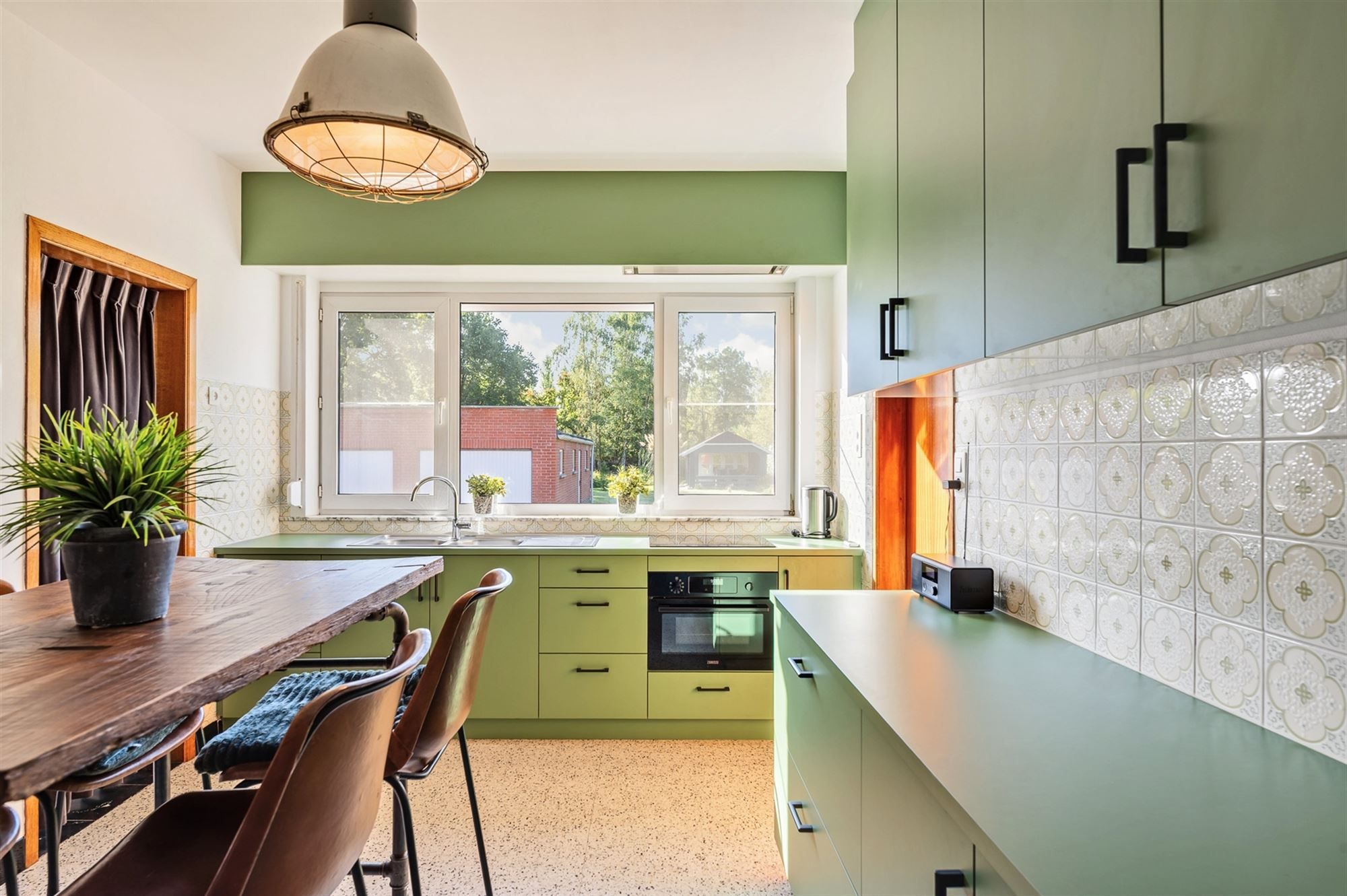 GERENOVEERDE INSTAPKLARE WONING OP 1726M2 TEGEN NATUURGEBIED! foto 8