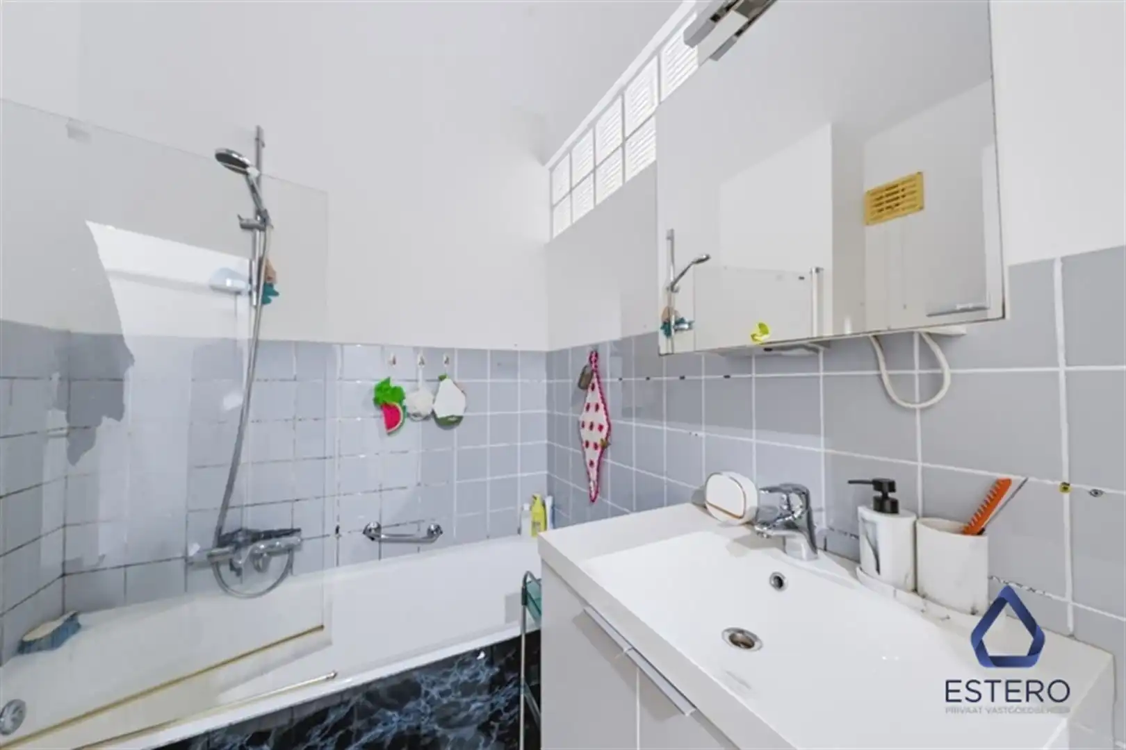 Ruim appartement met garagebox op een toplocatie in Aalst foto 11