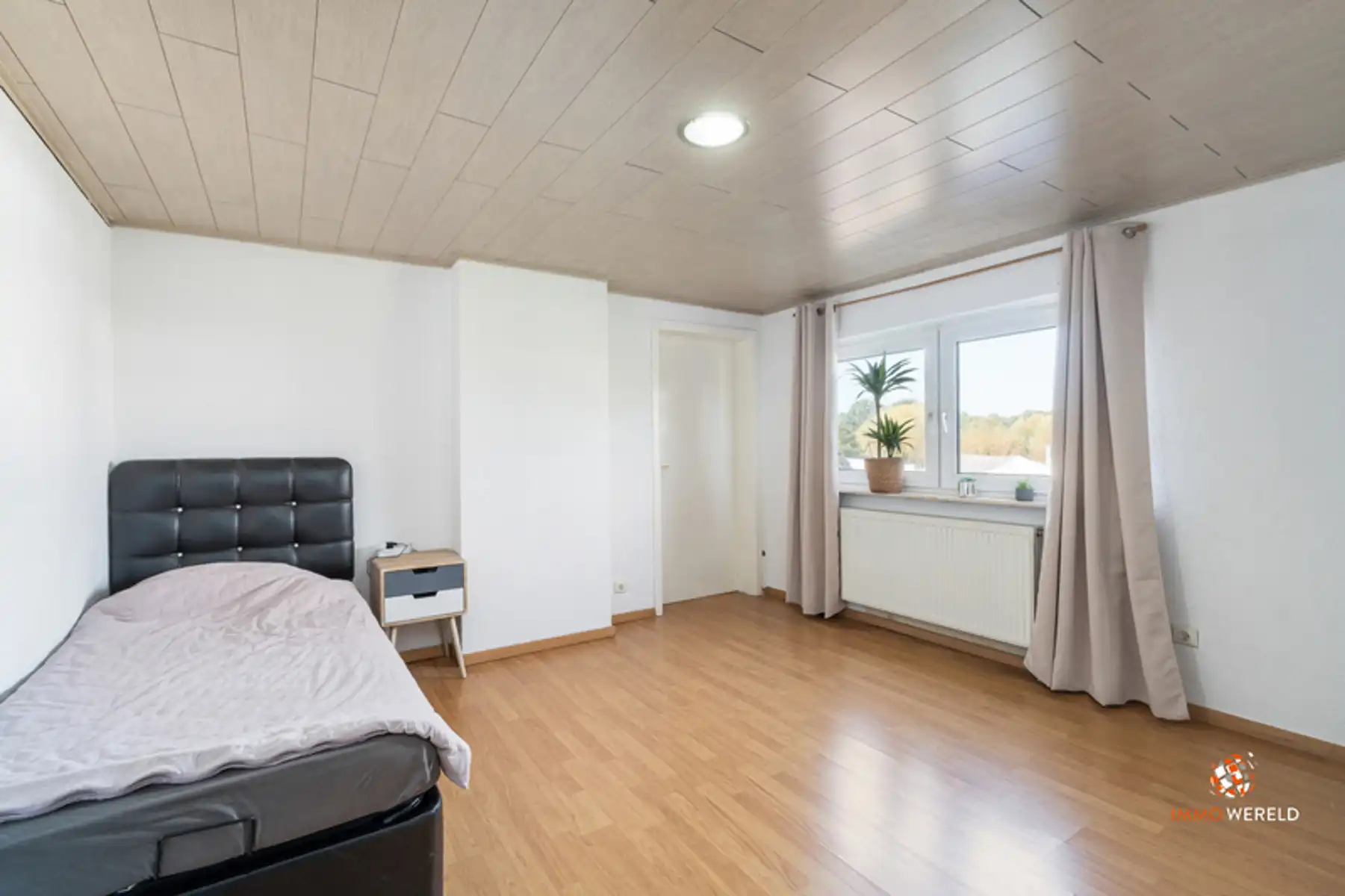 Ruime woning met 5 slaapkamers en grote wei op 24a  foto 19