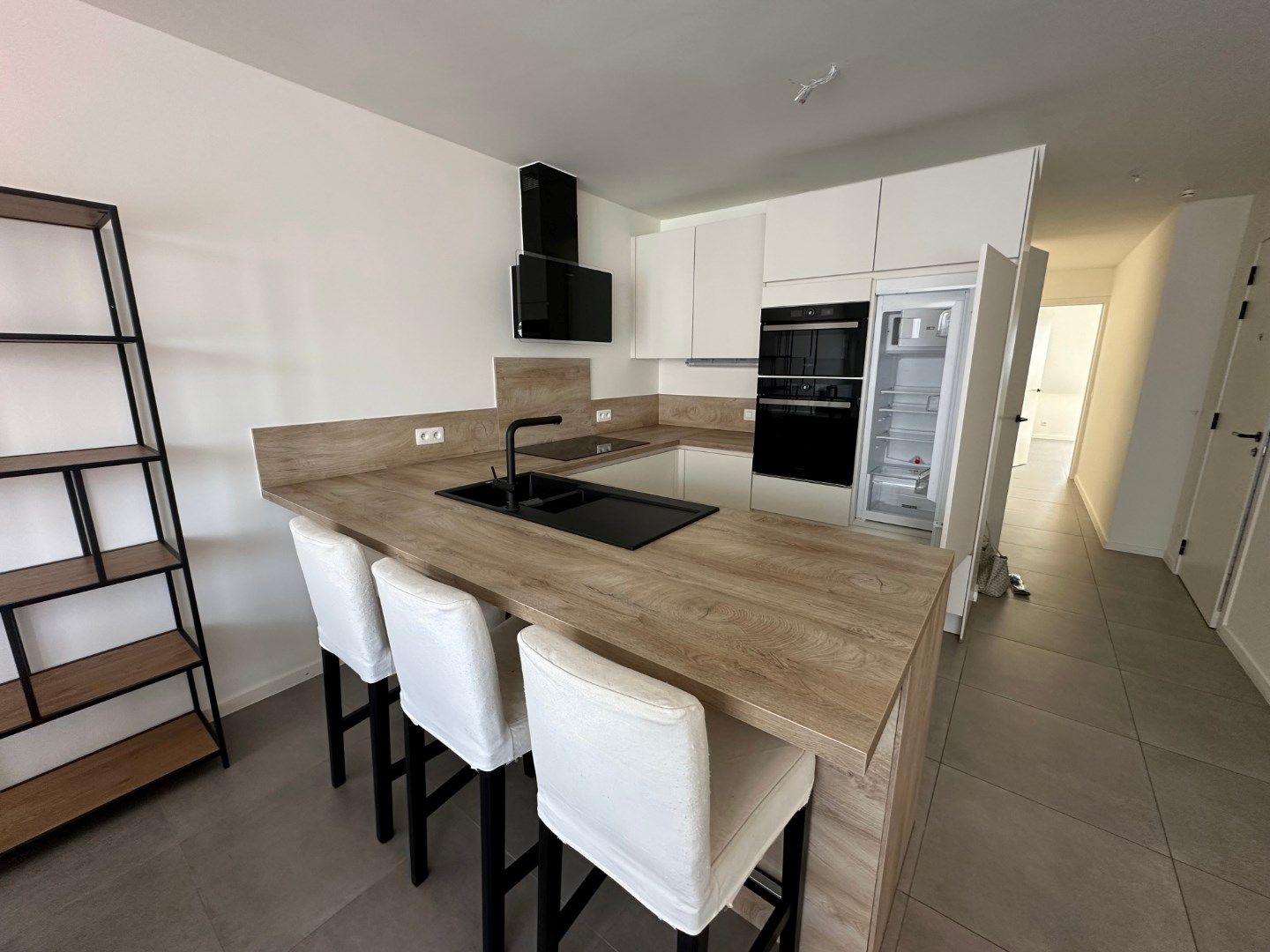 Te huur op jaarbasis – modern appartement in Sint-Idesbald foto 4