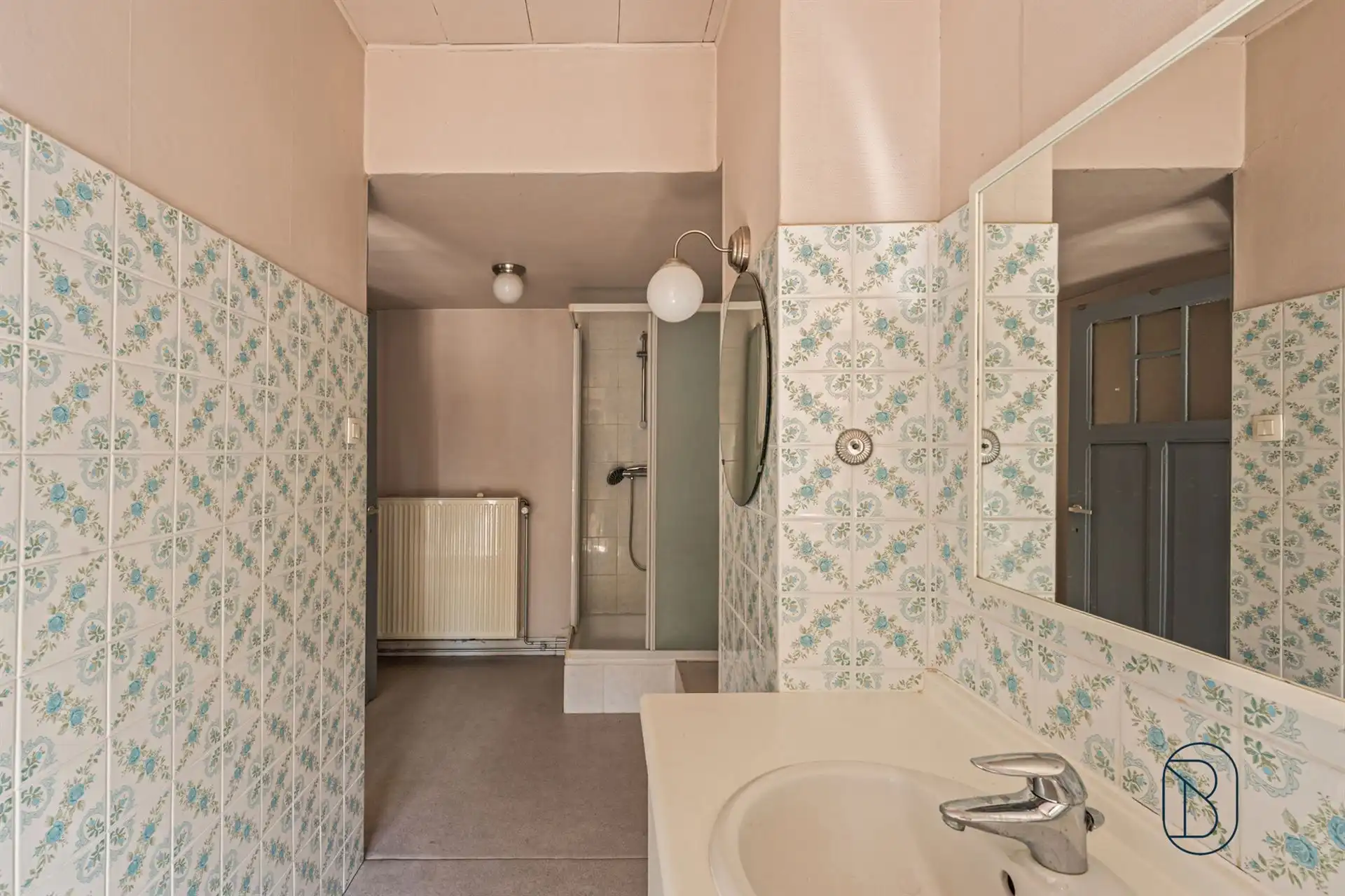 Topgelegen verhuurd handelspand met appartement. foto 15