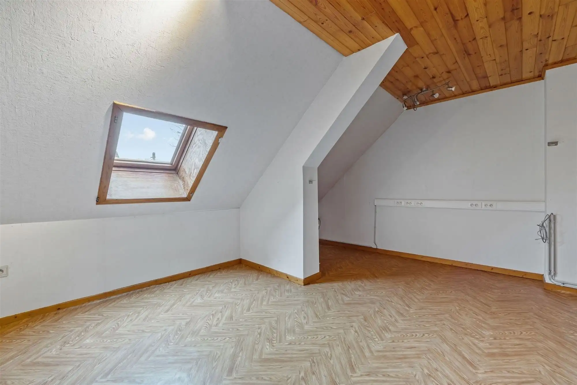 OPBRENGSTEIGENDOM MET 2 WONINGEN foto 21