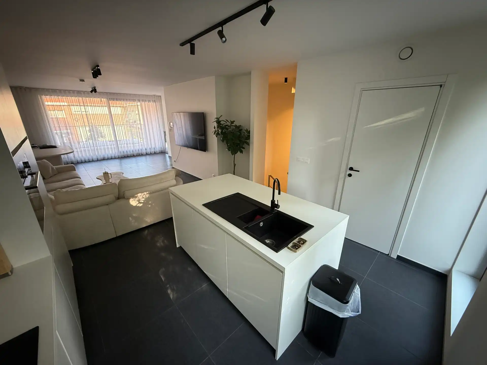 Recent duplexappartement in het centrum van Strombeek foto 3
