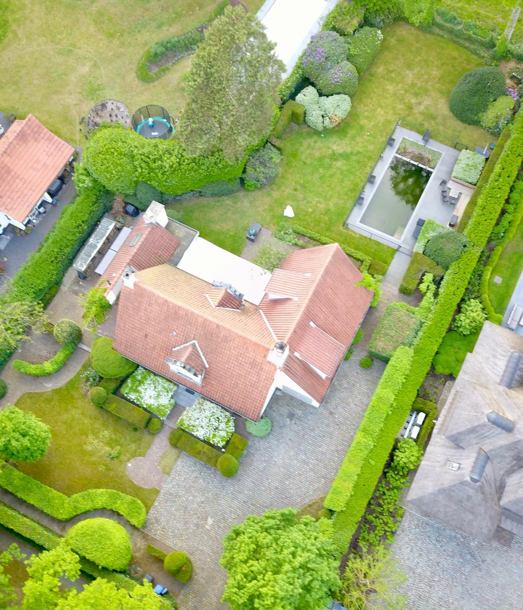 Charmante villa met zwemvijver en veel groen 1.512m2 foto 2