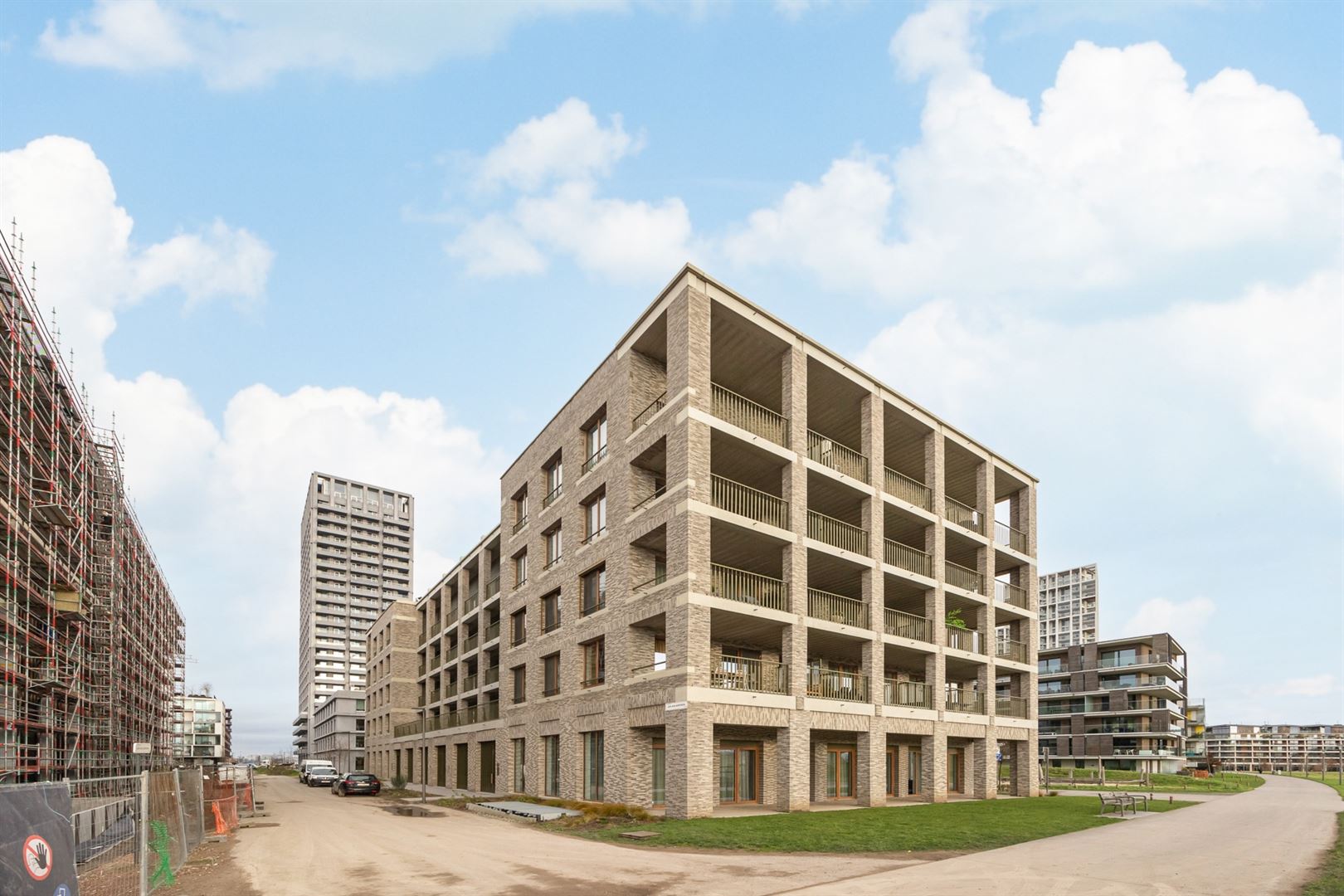 Ondergrondse autostaanplaats op het Nieuw-Zuid foto 2