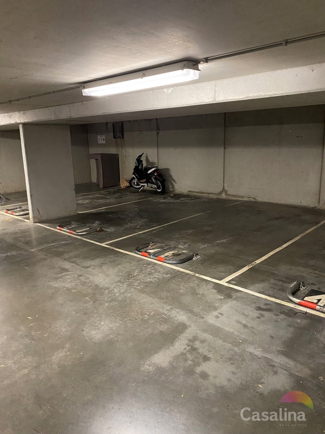 Twee parkings : 8.000€ / autostaanplaats foto 4
