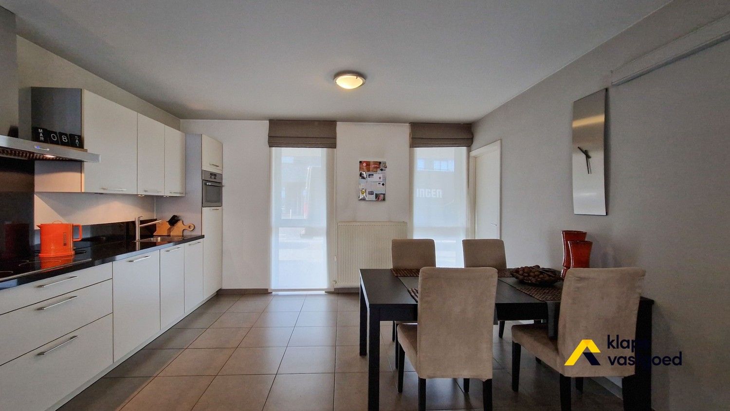 Ruim en aangenaam gelijkvloers appartement op wandelafstand van het centrum van Maaseik. foto 12