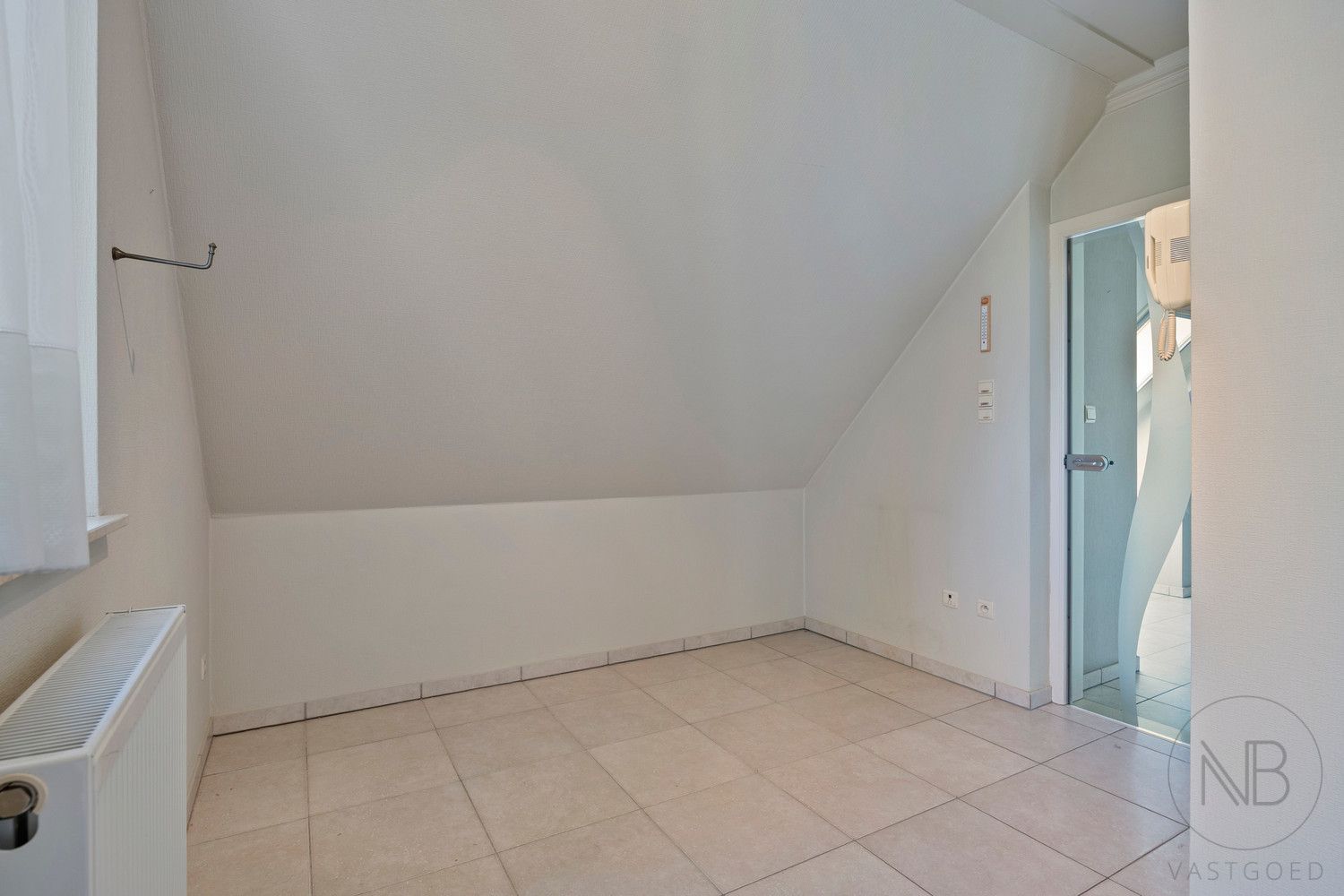 Riant appartement in het centrum van Genk met autostaanplaats! foto 5