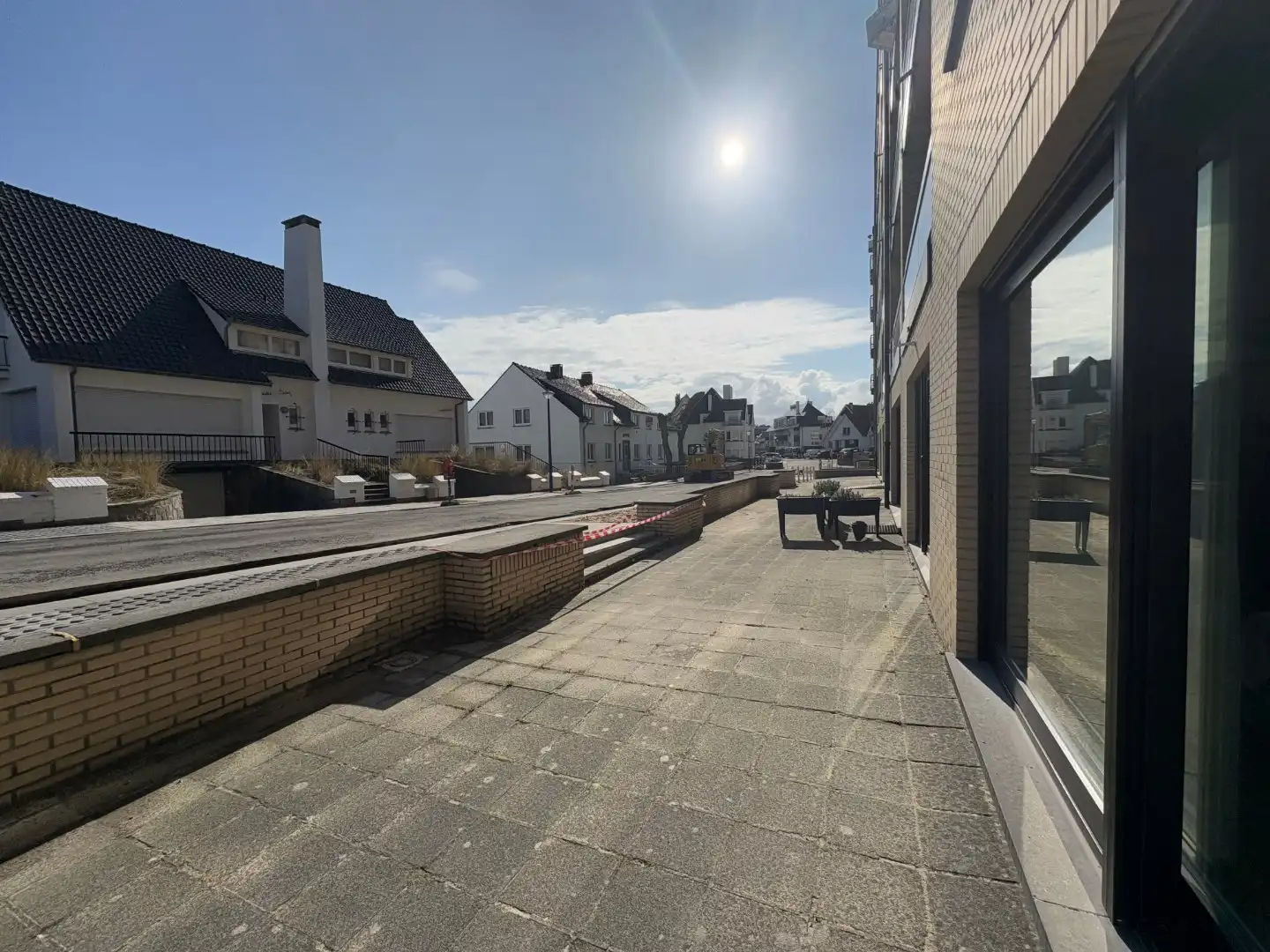 Zonnige studio te koop op enkele meters van het strand foto 10