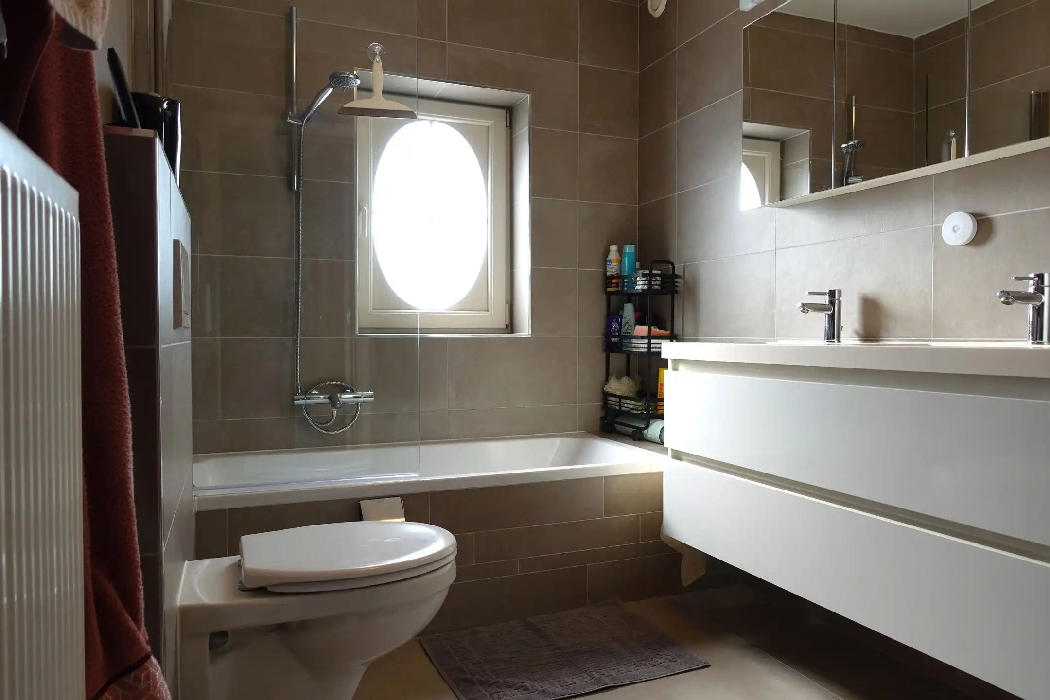 Recente woning met 3 slpks, garage en tuin van 357 m². foto 13