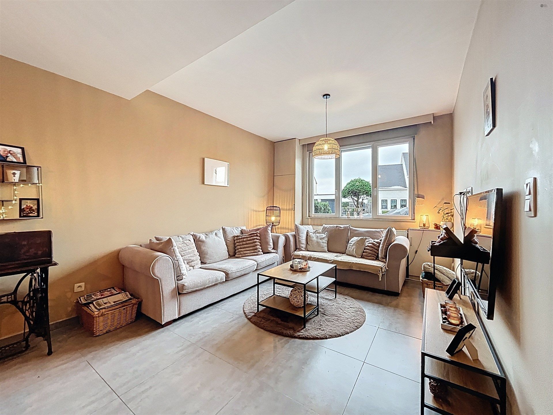 instapklare gezinswoning met 3 slaapkamers en oprit op toplocatie foto 3