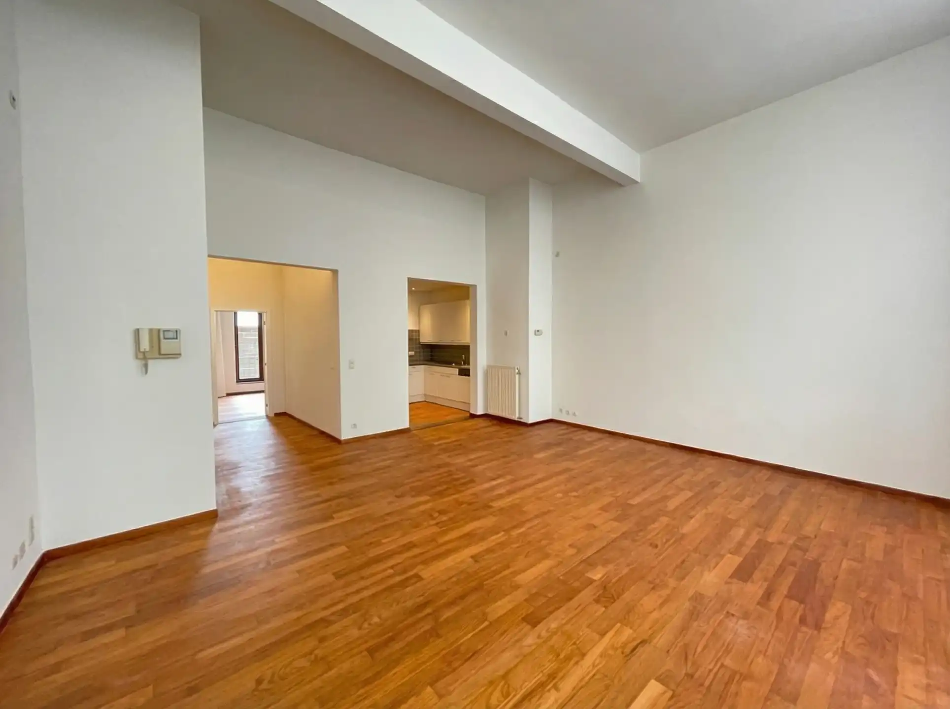 Gelijkvloers appartement met terras in historisch centrum foto 2