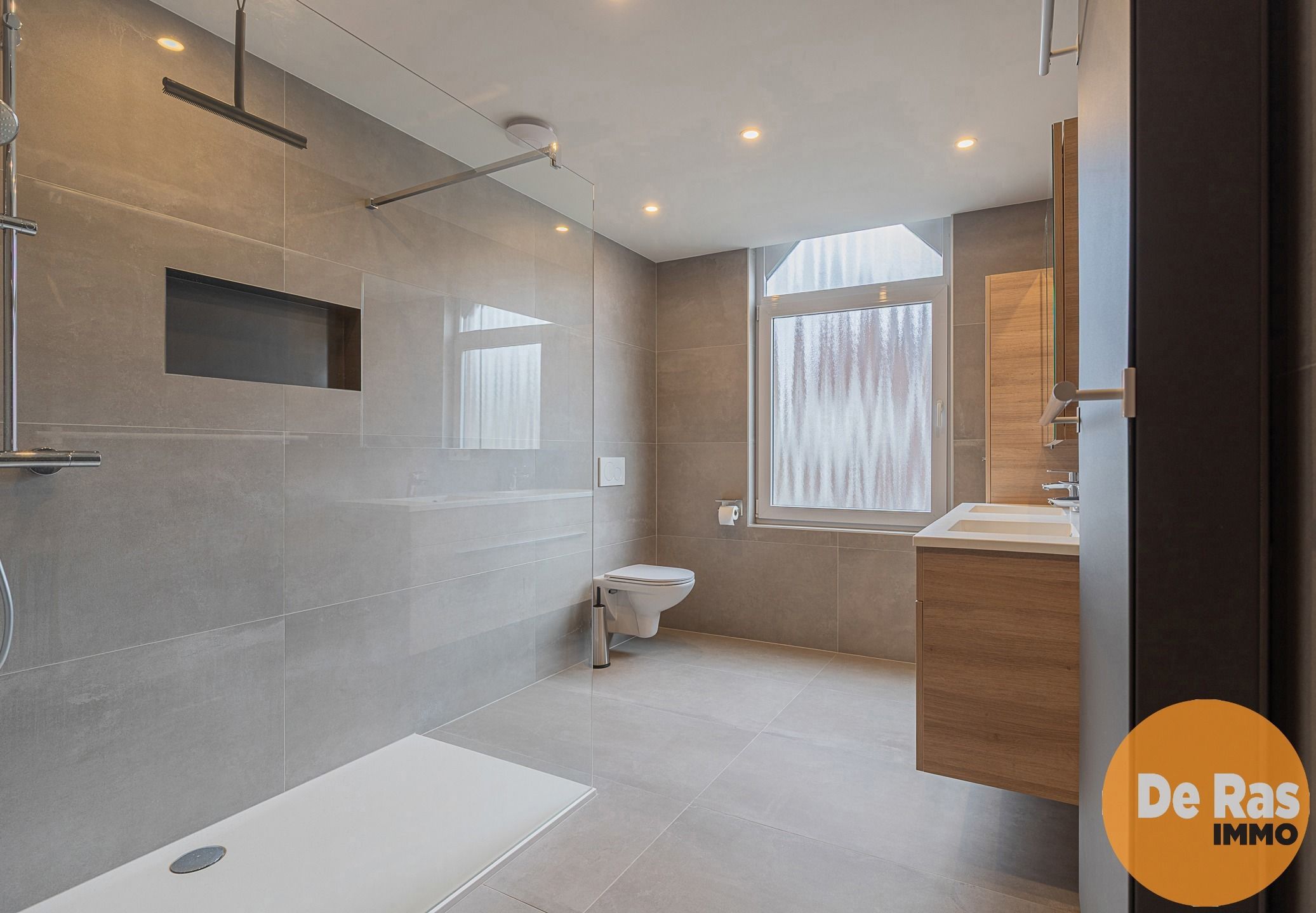 ZOTTEGEM - Instapklare, gerenoveerde woning in Zottegem! foto 12