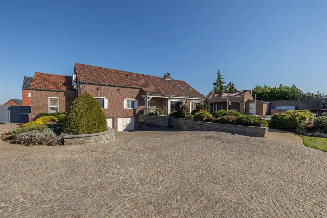 Villa grenzend aan agrarisch gebied met 4slk en opslag foto 66