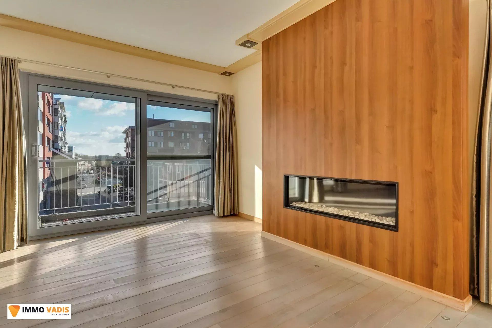 Ruim appartement met twee slaapkamers, terras en ondergrondse parkeerplaats foto 9