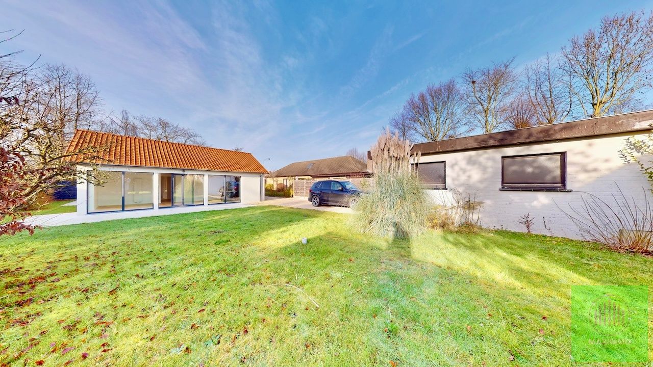 Instapklare, gerenoveerde gelijkvloerse villa te koop in Marke – Topligging nabij Kortrijk foto 2