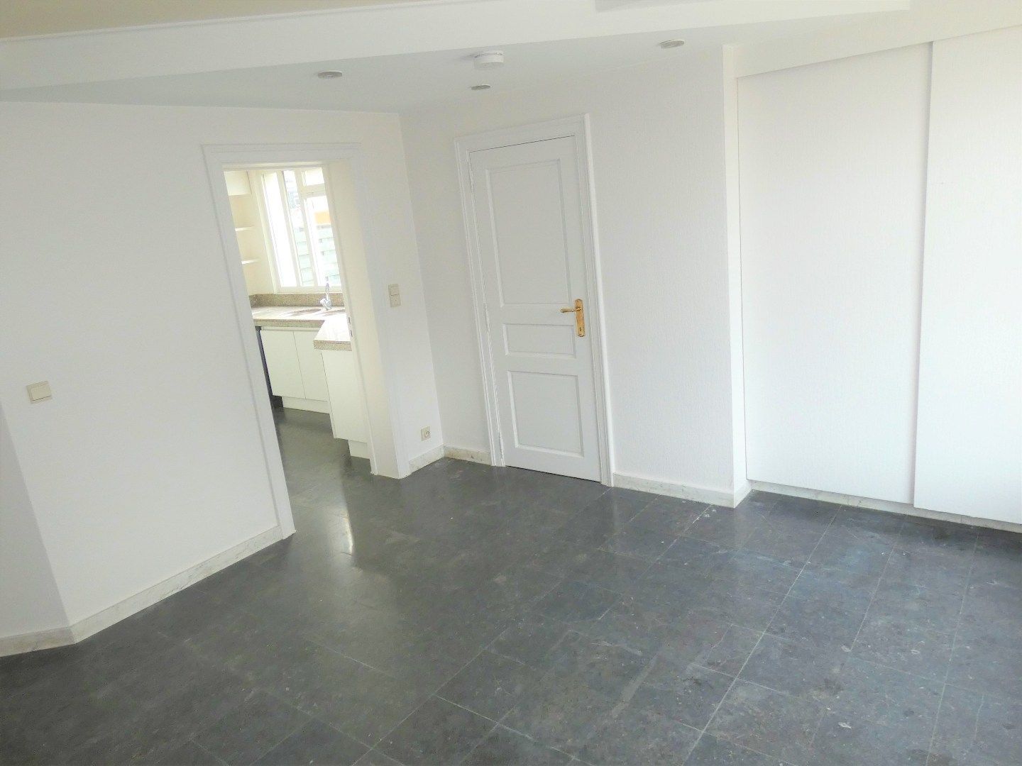 Ruime woning met 3/4 slpk, carport en tuin met terras, Zedelgem foto 6