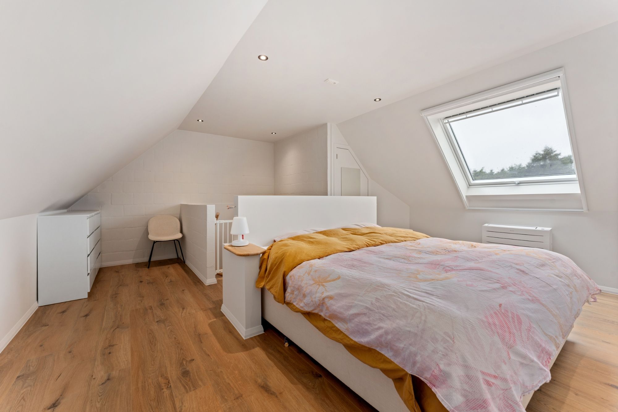 Recente 4 slpk woning met tuin, garage en carport op rustige locatie foto 13