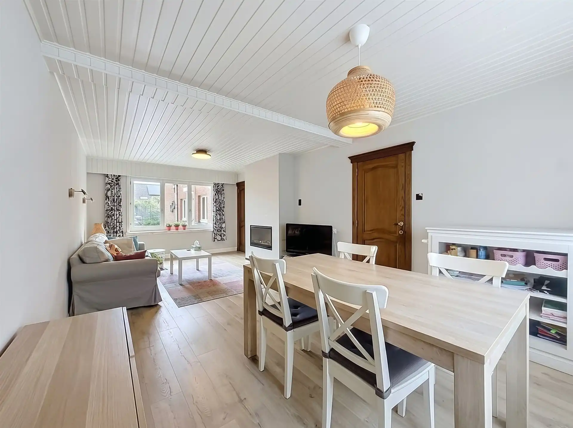 Instapklare woning met halfopen karakter met tuin! foto 2