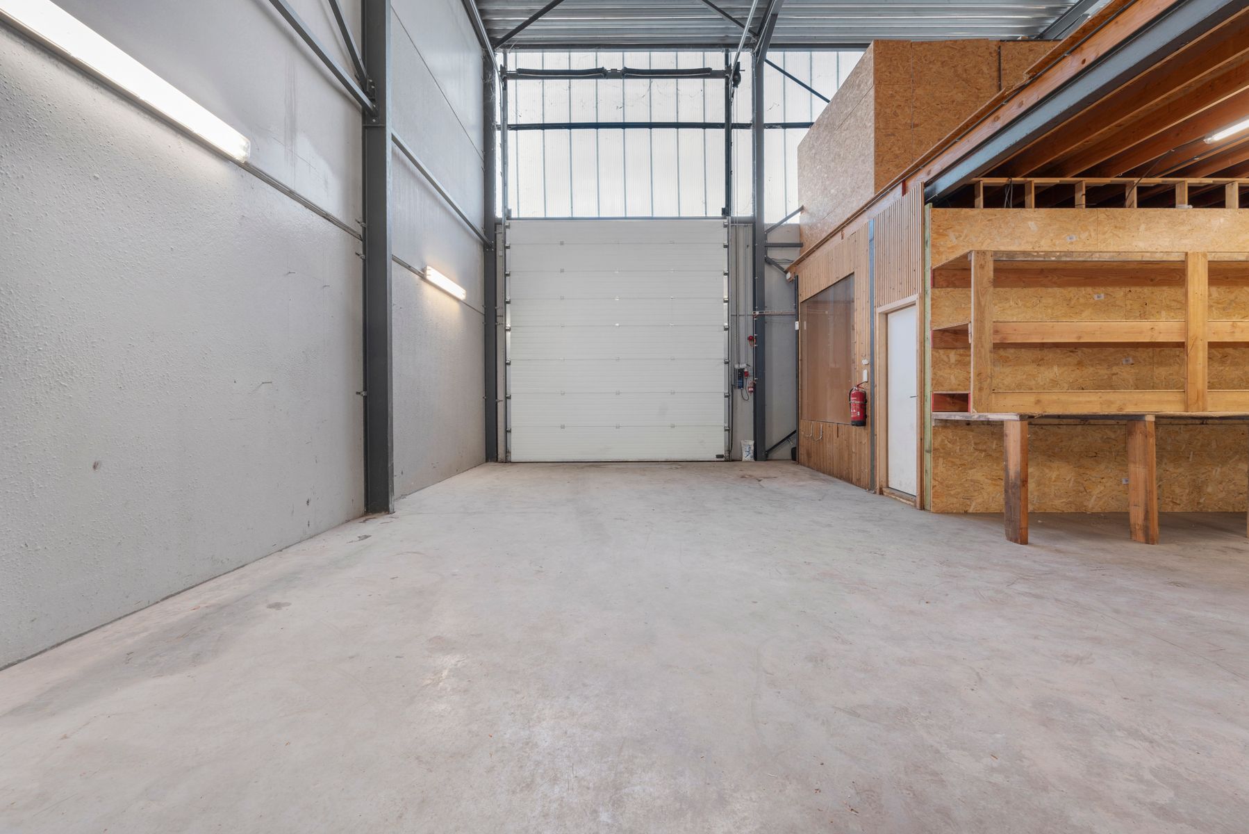 Industrieel gebouw te huur in Oostende foto 7