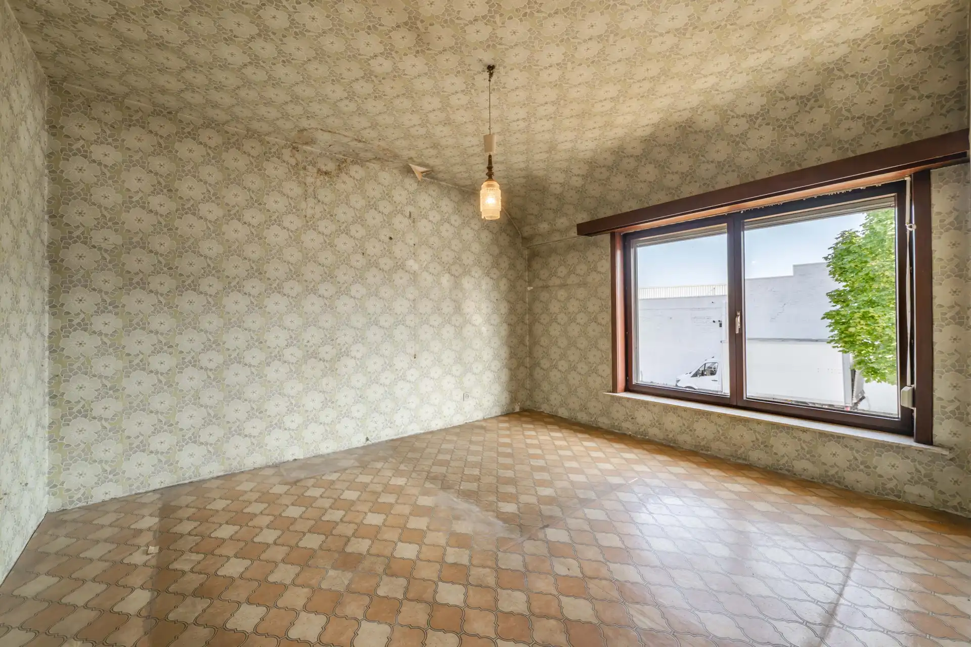 Te renoveren halfopen woning met 3 slaapkamers én zuidwestgerichte tuin met een aparte garage en aansluitende berging in een rustige tuinwijk te koop in Zulte. foto 14
