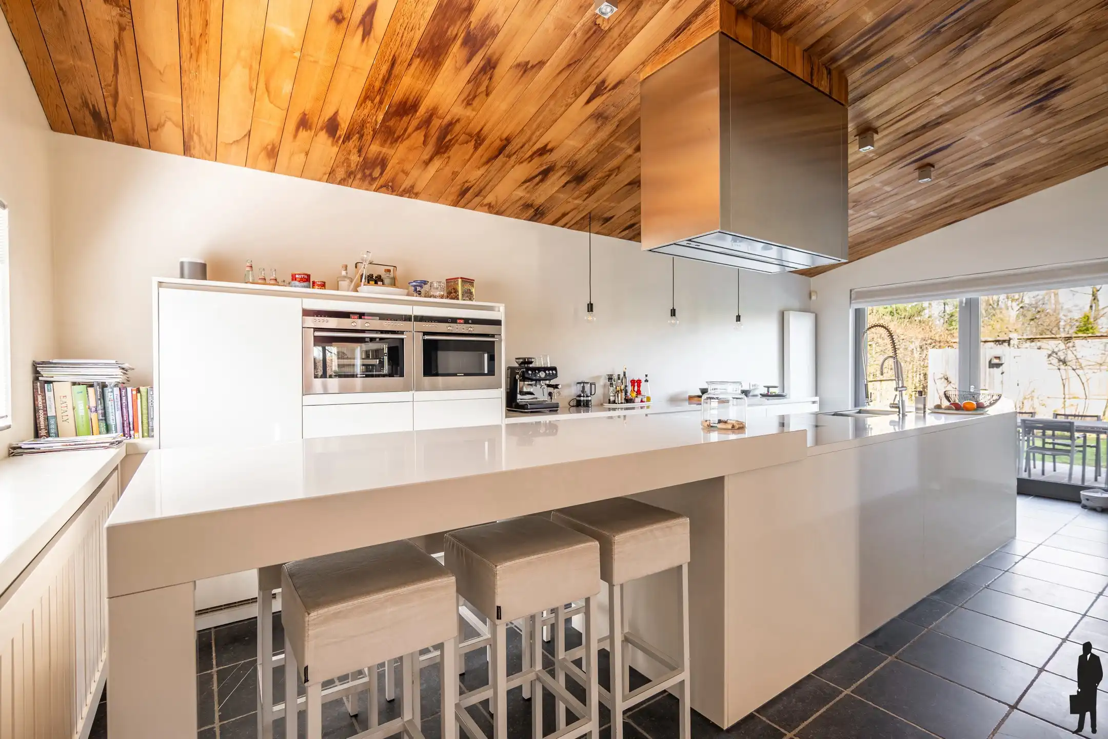 Unieke villa met zwembad, 4 slpk en zuidgerichte tuin foto 12