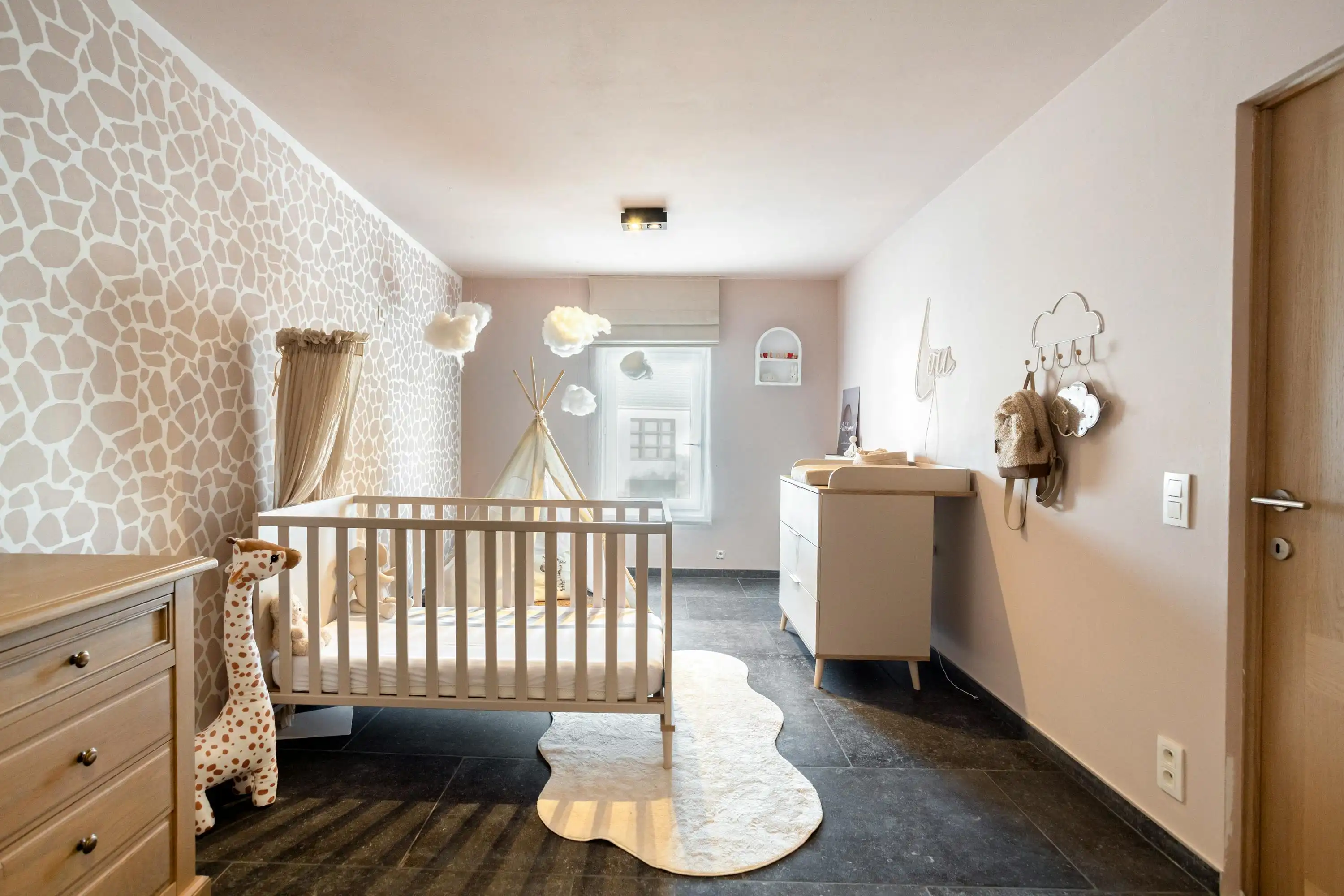 Ruime mooie woning met mogelijkheid tot handel (kapsalon) foto 13