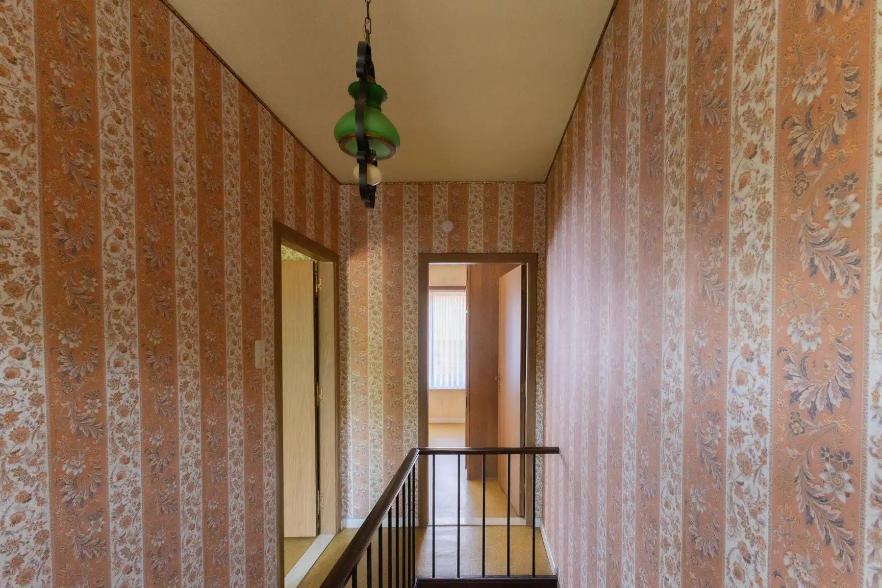 Te renoveren woning met garage en tuin in Sint-Niklaas foto 9