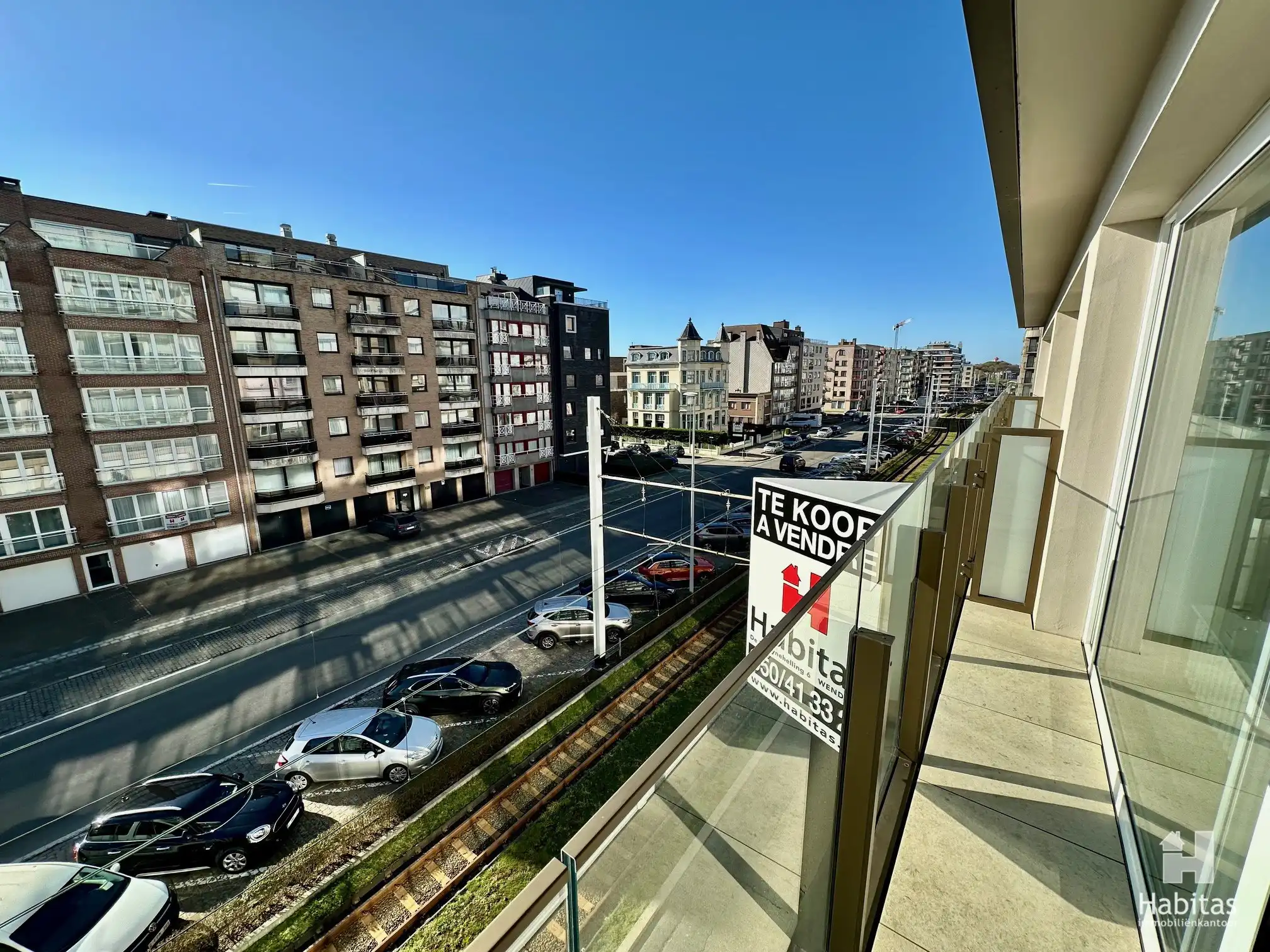 Verrassend ruime studio op 3de verdieping foto 11