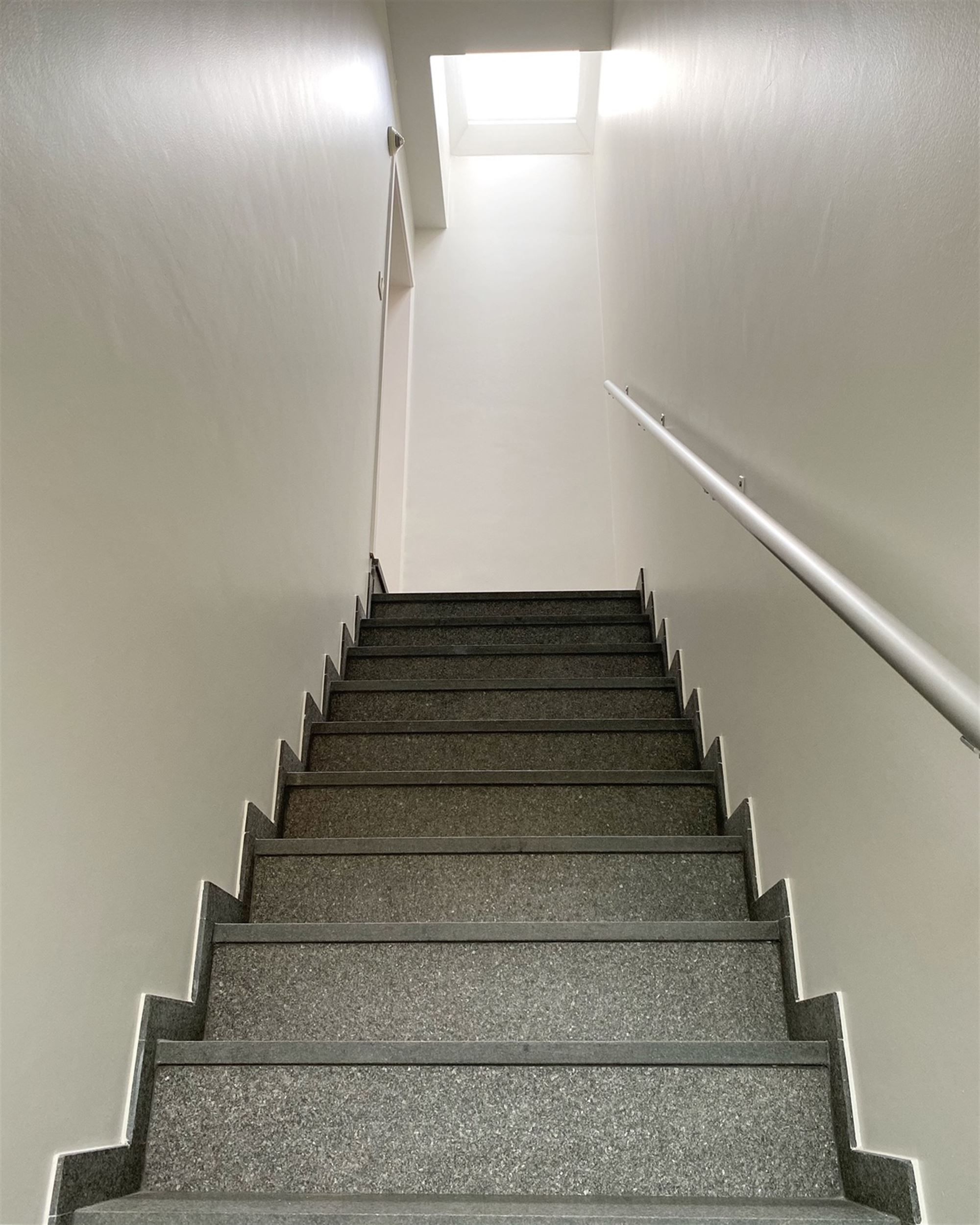 APPARTEMENT (duplex) met 2 slaapkamers, terras & bureau (babykamer) foto 3