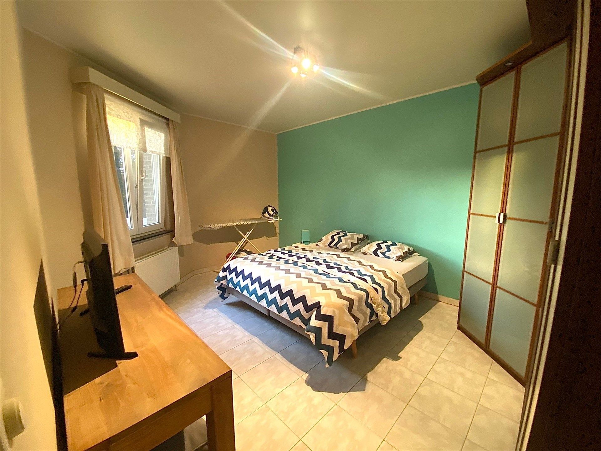 Ruim appartement met twee slaapkamers en terras foto 9