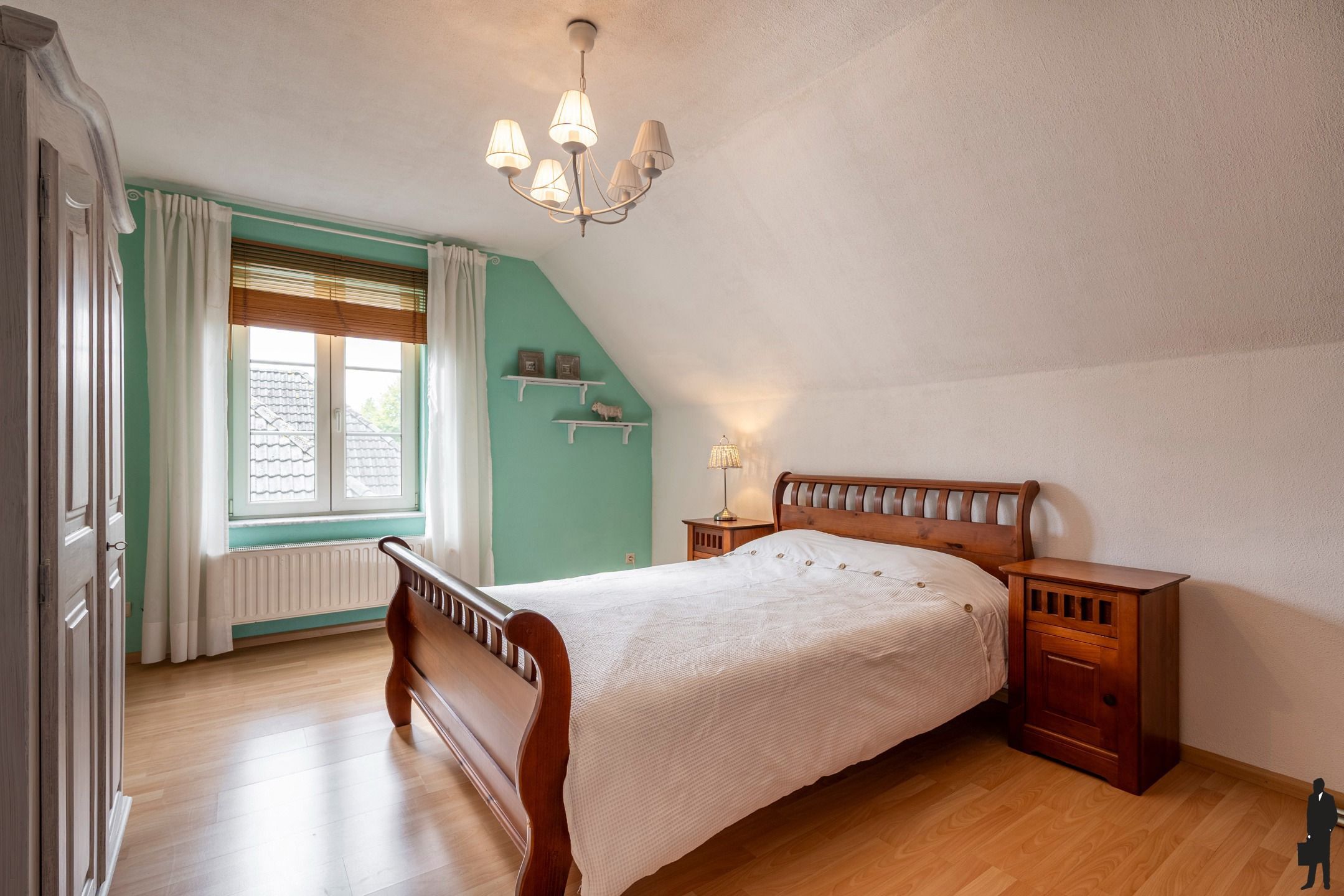 Gezinswoning met 3-4 slpks, 2 bdks op perceel van ca. 721m² foto 17